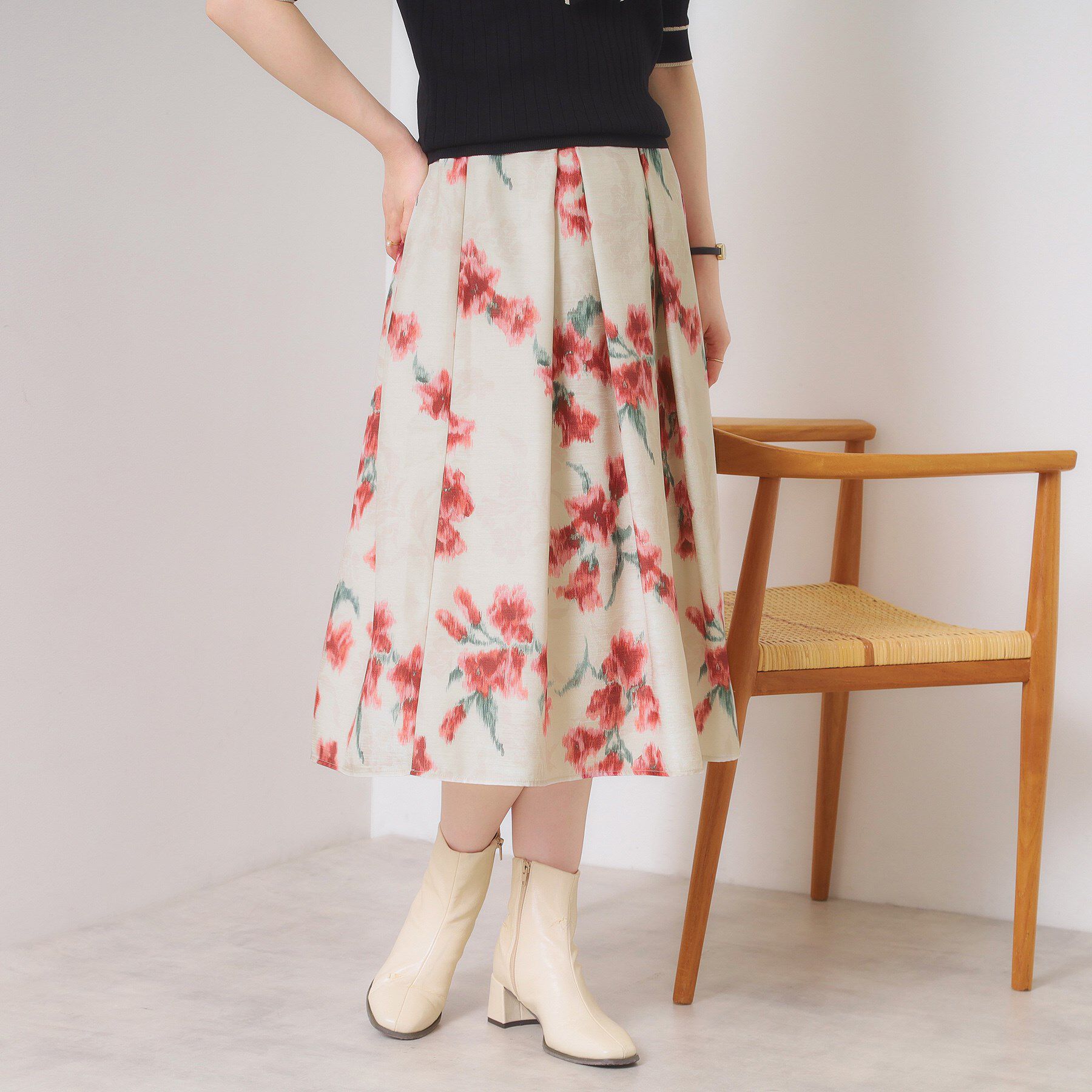 ITS&rsquo;DEMO「【手洗い可】花柄シャンタンスカート」|スカート|