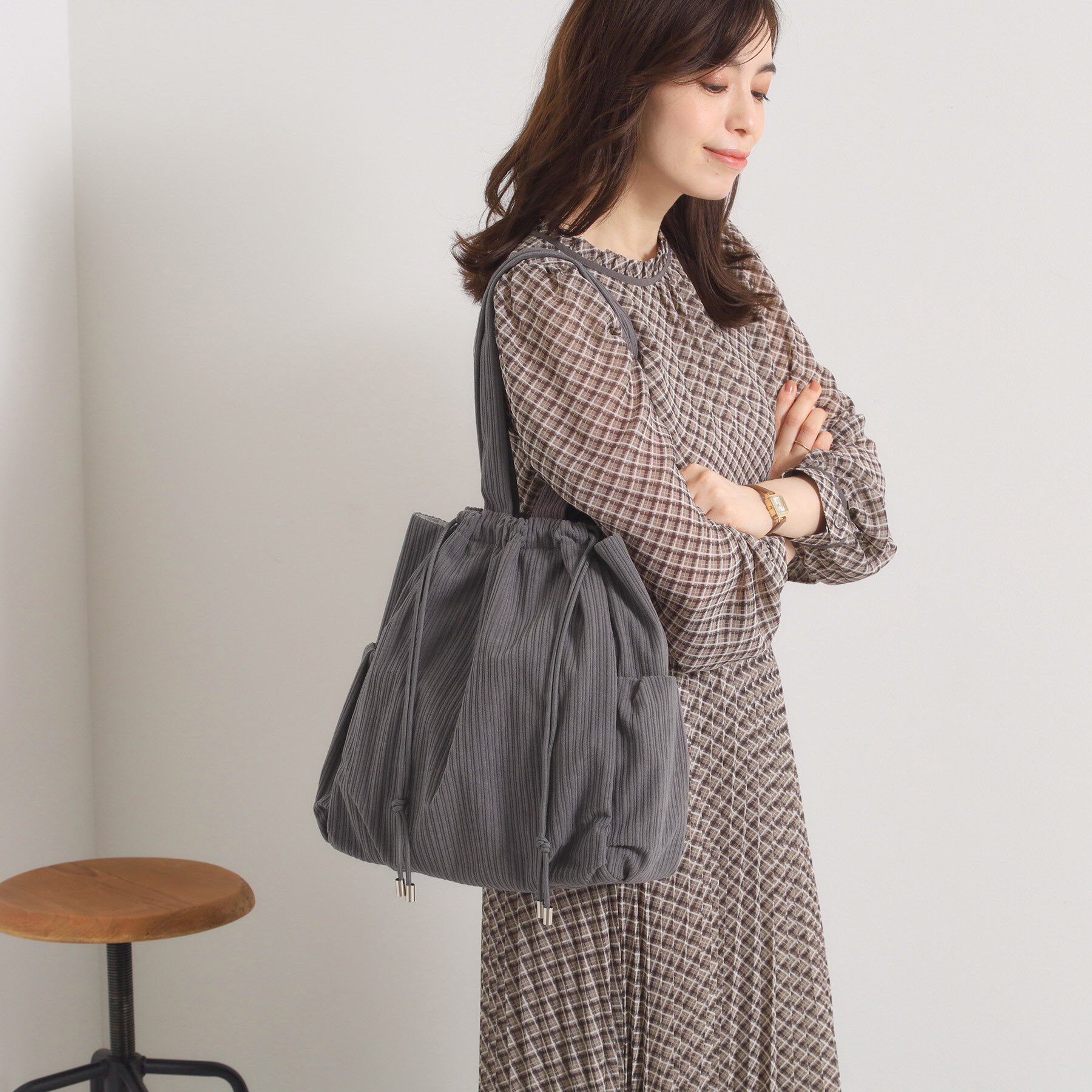 ITS&rsquo;DEMO「【A4対応】コーデュロイ巾着トート」|トートバッグ|