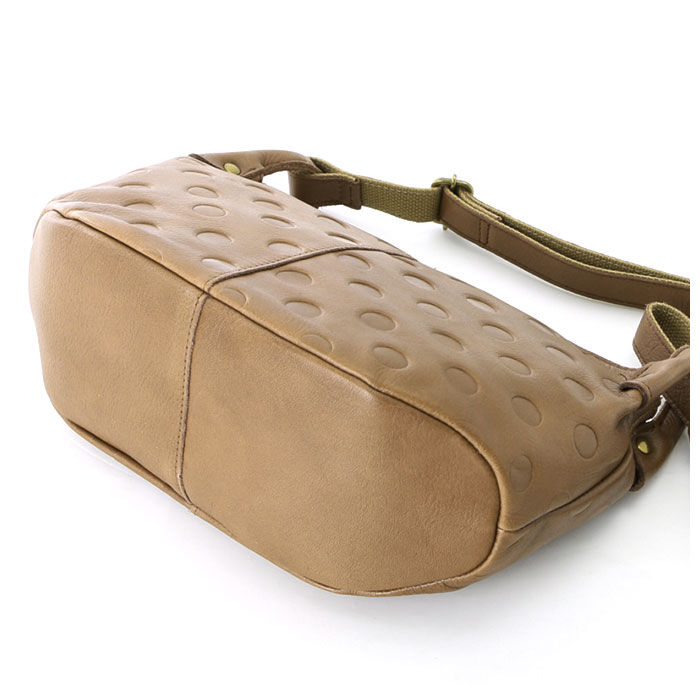 BACKYARD FAMILY「ショルダーバッグ レディース 斜めがけ 大人 革 通販 un signet アンシグネ」|ショルダー・メッセンジャー|