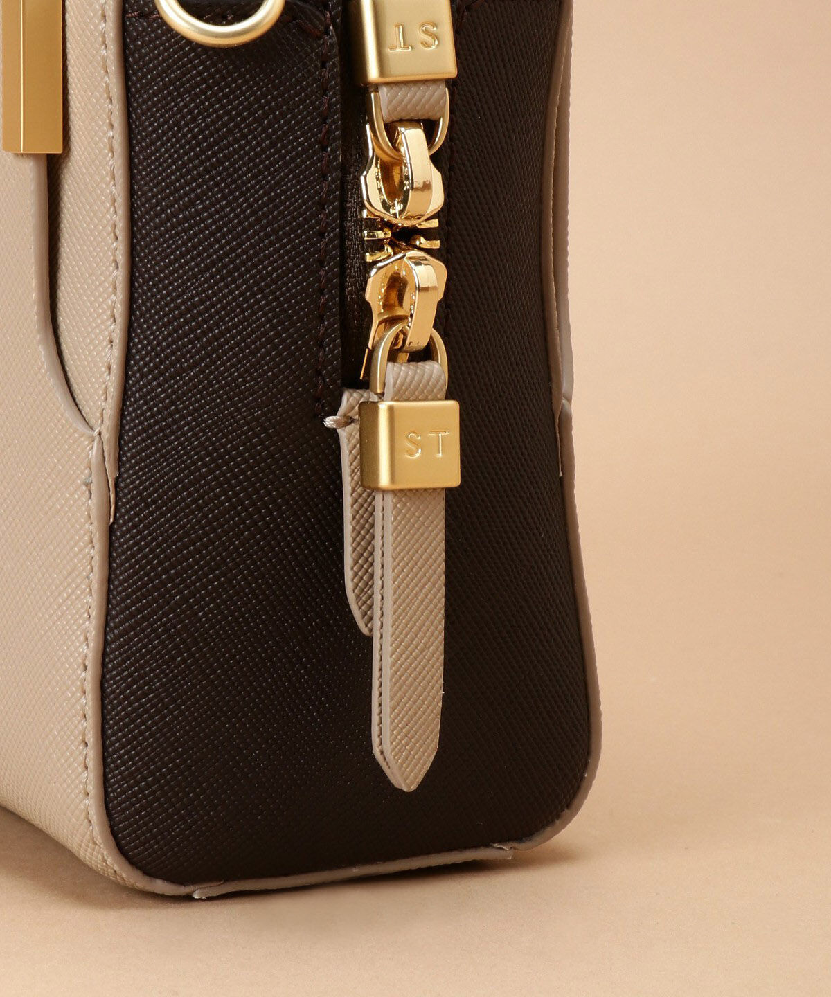 Samantha Thavasa「Pomme d'espoir ポムディスポワール バイカラーショルダーバッグ」|ショルダー・メッセンジャー|