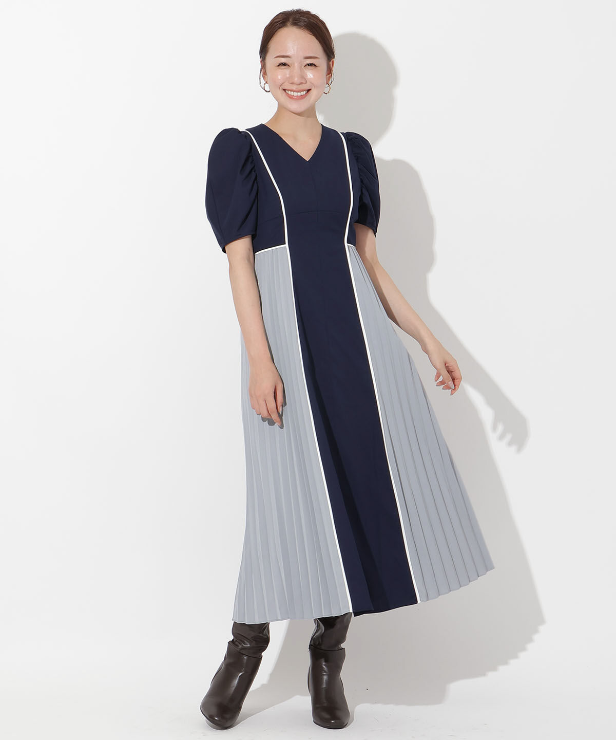アンドクチュール「配色パイピングVネックワンピース」|ワンピース|ネイビー
