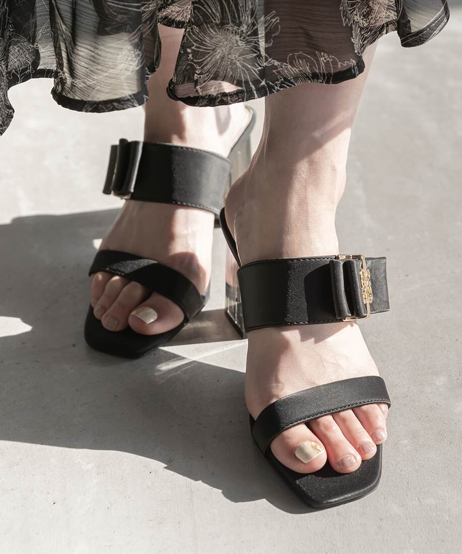  「リボン&times;モノグラムパーツクリアヒールサンダル」|パンプス|