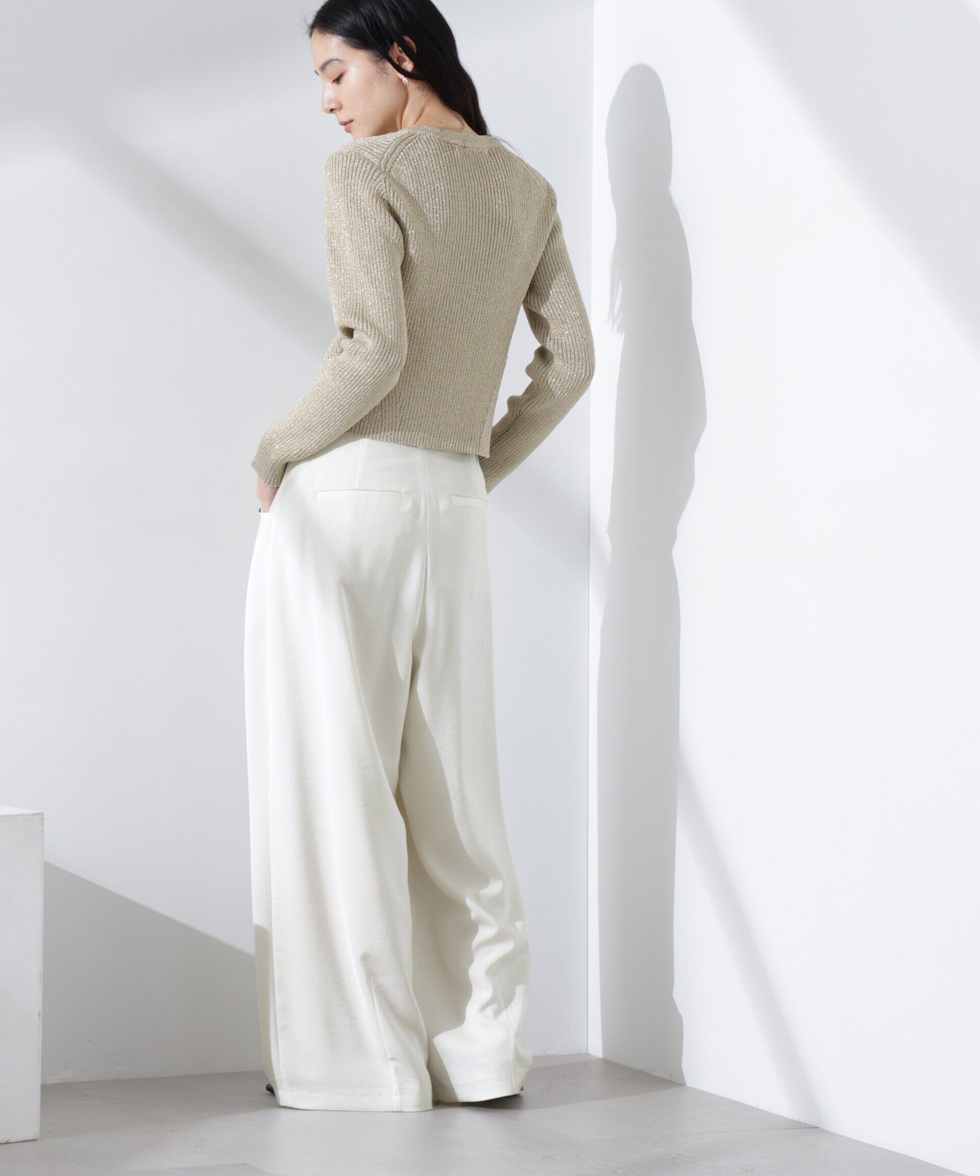 nano･universe「ダルサテンカーブタックパンツ」|チノ|