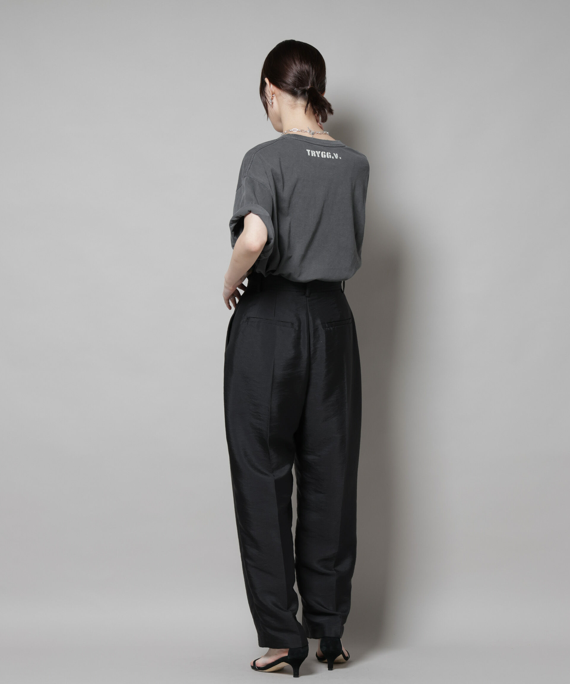 nano･universe「ツイルウェーブタックバレルパンツ」|チノ|