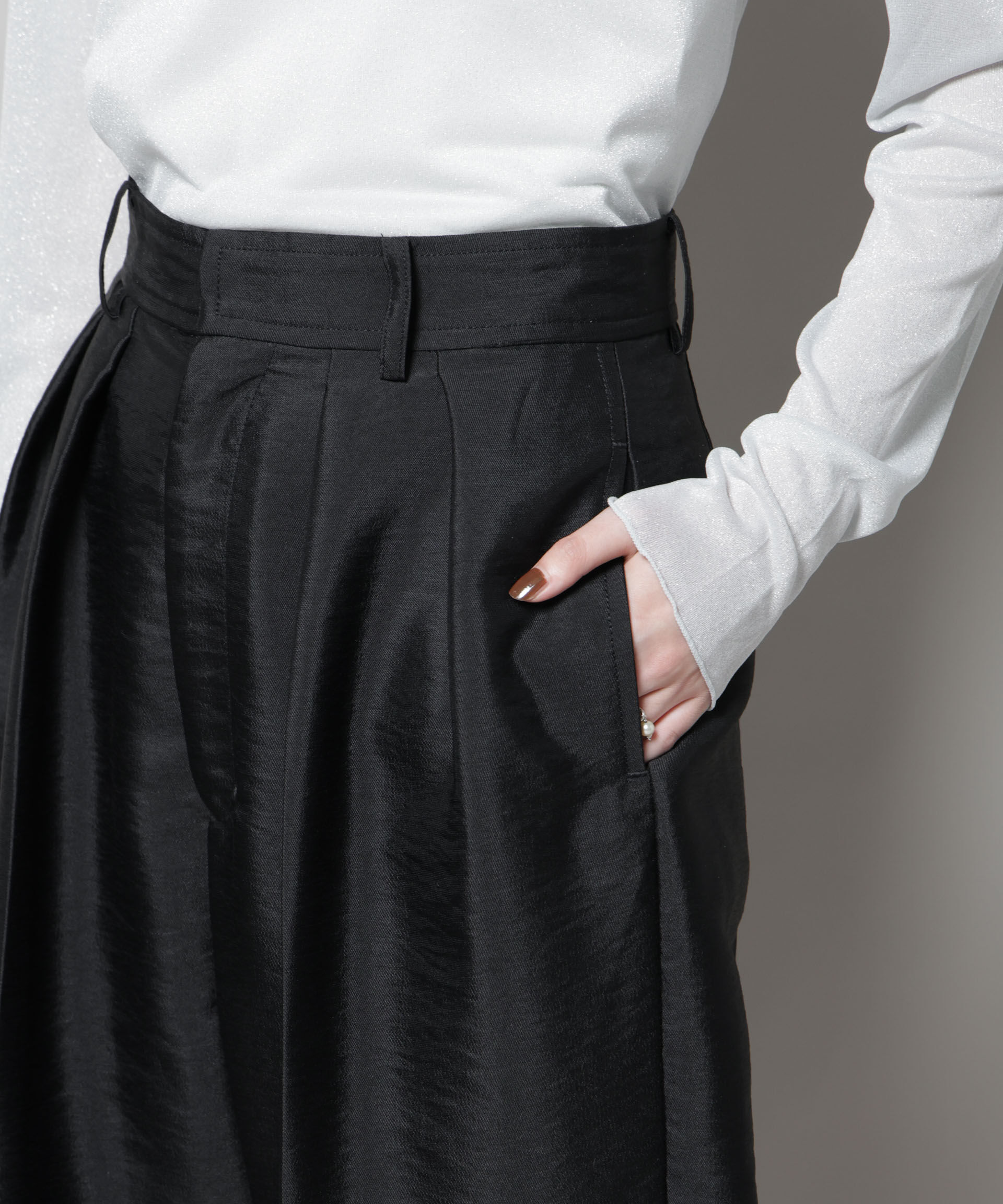 nano･universe「ツイルウェーブタックバレルパンツ」|チノ|