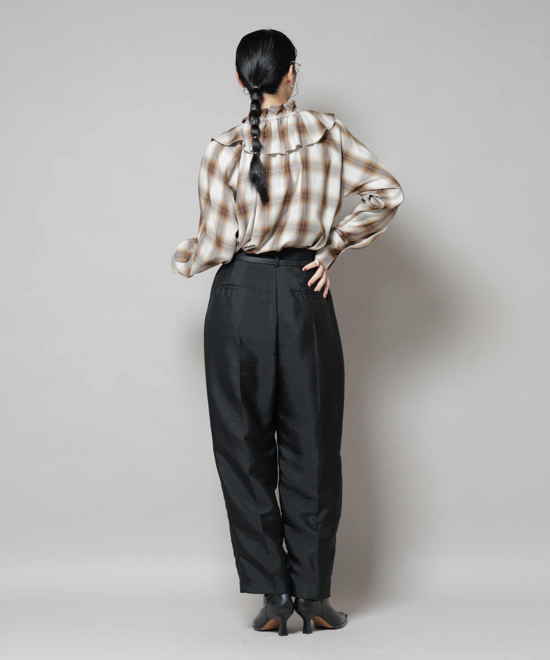 nano･universe「ツイルウェーブタックバレルパンツ」|チノ|