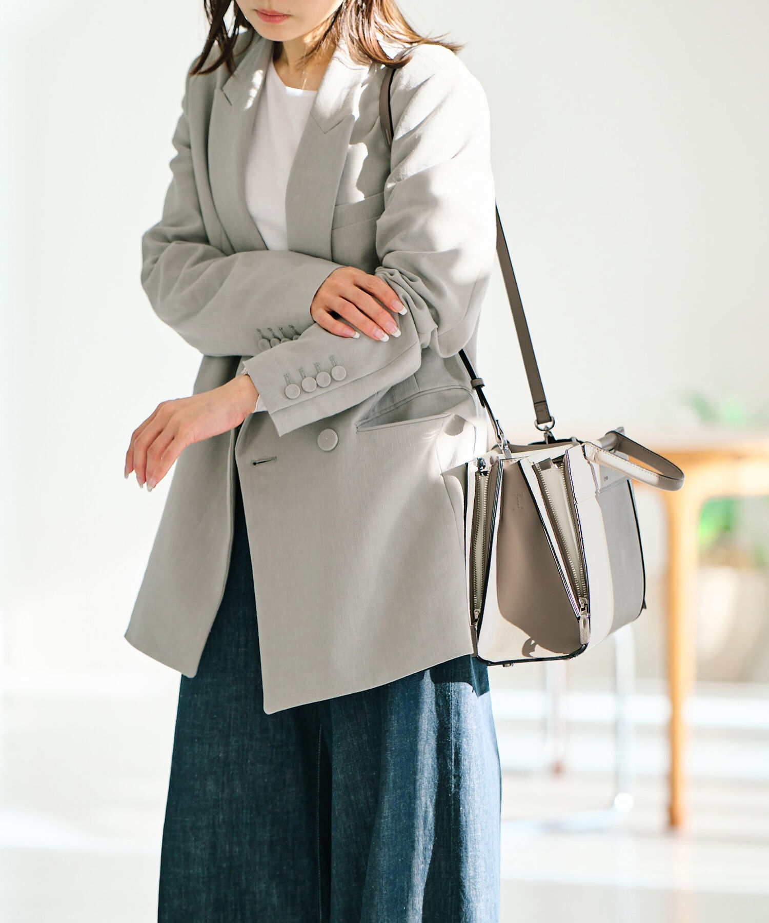 E'POR「【E'POR】W BAG Medium（ダブリュー バッグ ミディアム）」|ハンドバッグ|