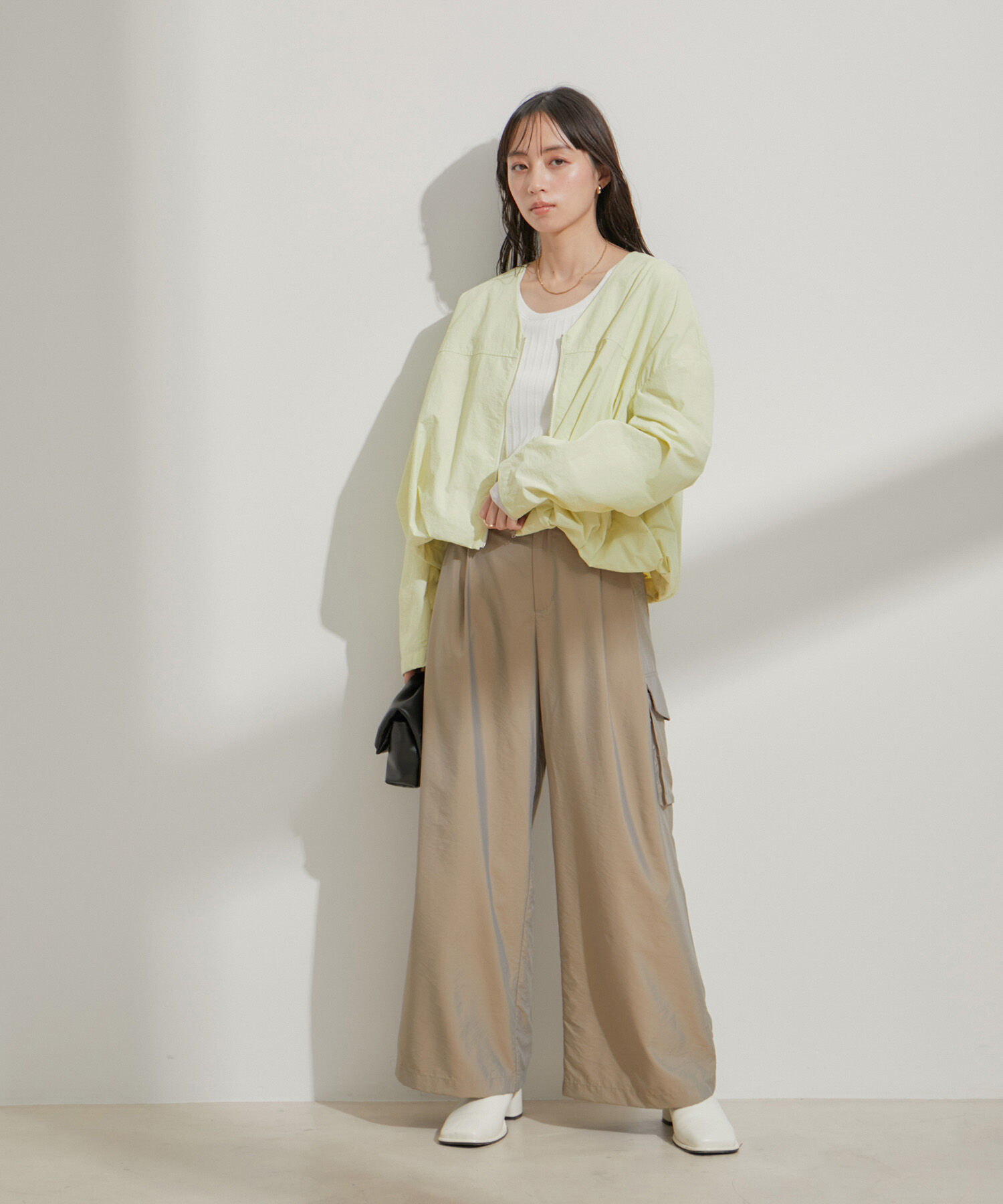 VIS「Vネックボリュームギャザーブルゾン【UVケア・撥水】」|ブルゾン・スタジャン|