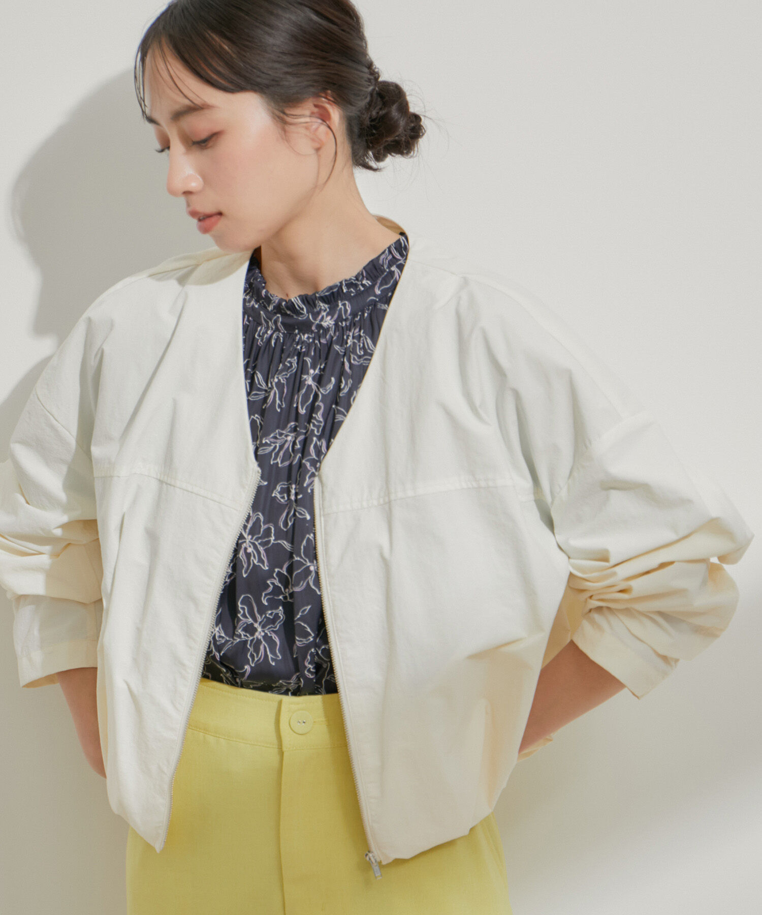 VIS「Vネックボリュームギャザーブルゾン【UVケア・撥水】」|ブルゾン・スタジャン|