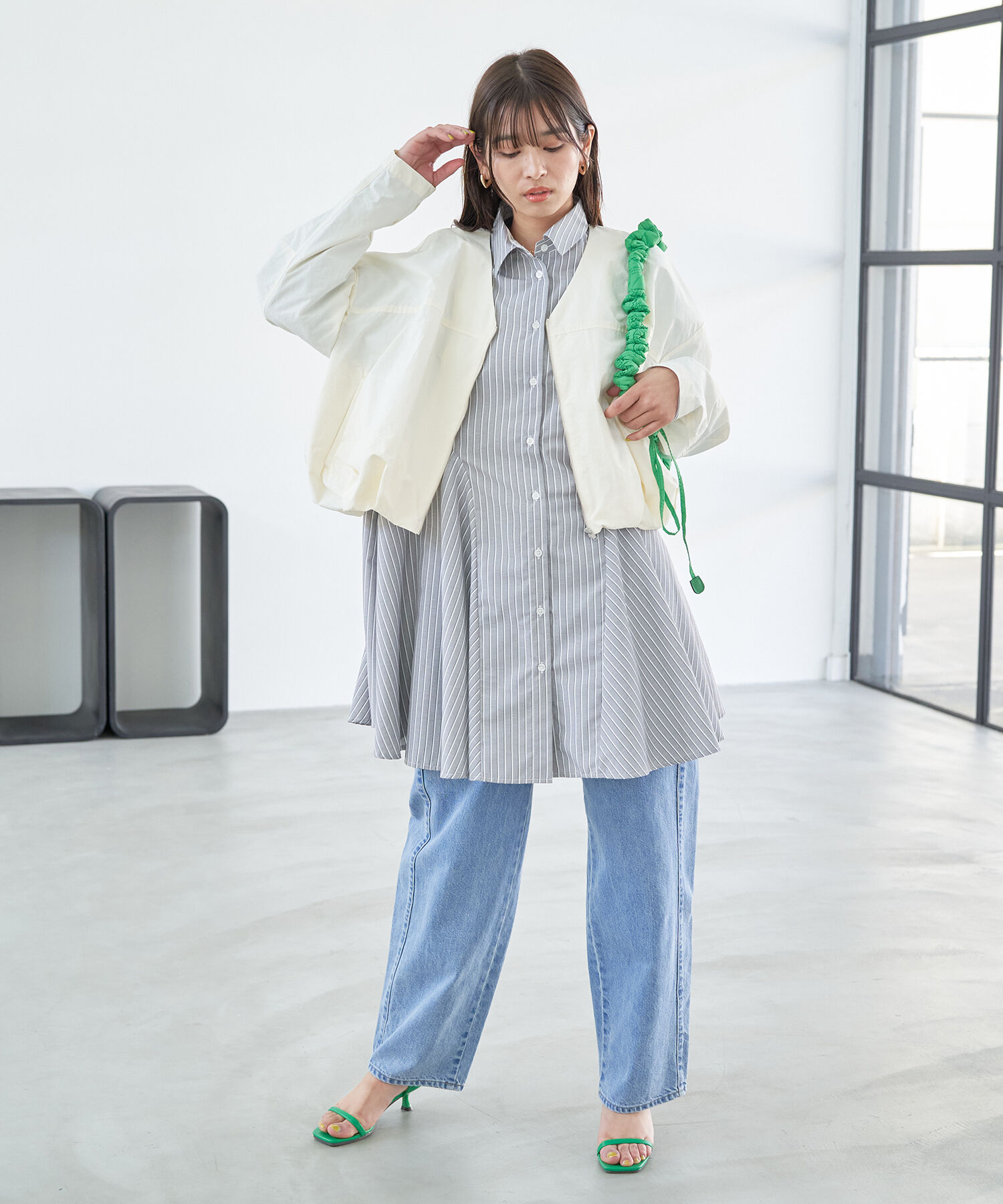 VIS「Vネックボリュームギャザーブルゾン【UVケア・撥水】」|ブルゾン・スタジャン|