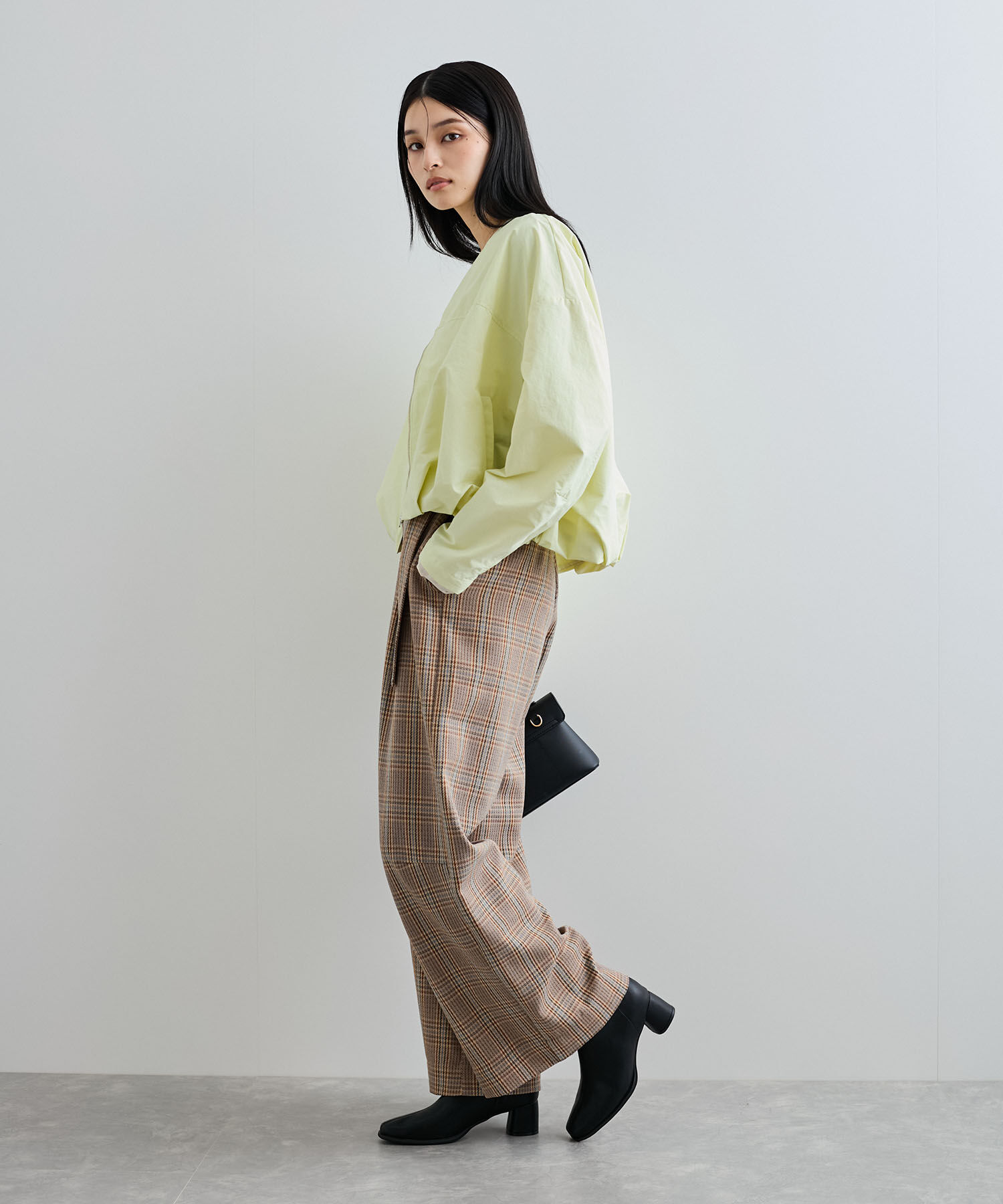 VIS「Vネックボリュームギャザーブルゾン【UVケア・撥水】」|ブルゾン・スタジャン|