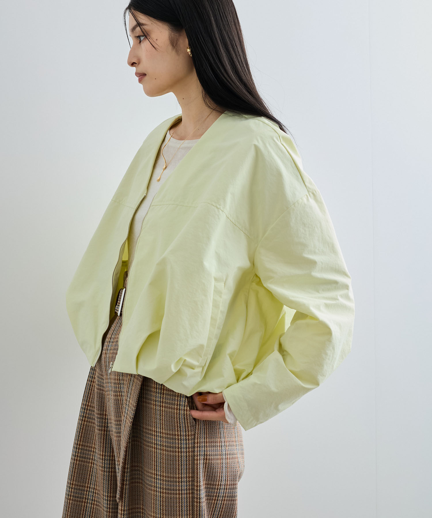 VIS「Vネックボリュームギャザーブルゾン【UVケア・撥水】」|ブルゾン・スタジャン|