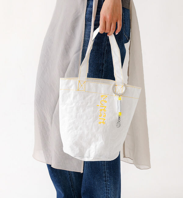 ABAHOUSE「【THAILAND MADE／タイランド メイド】チャーム付き縦型トートバッグM」|トートバッグ|