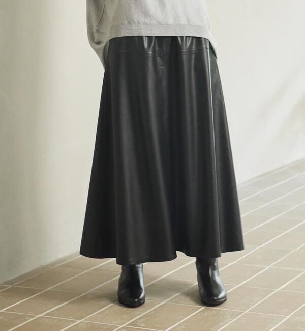 Liesse「レザー調セミフレアスカート」|スカート|ブラック