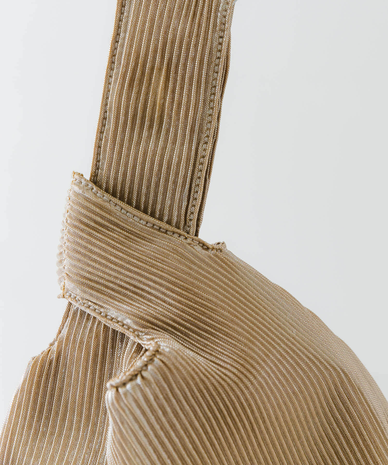 RODE SKO「メタリックプリーツバッグ」|ハンドバッグ|