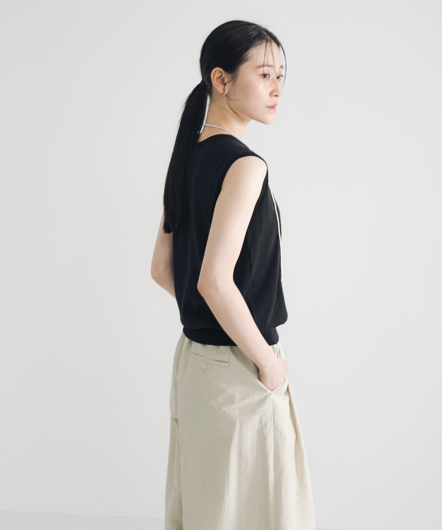 URBAN RESEARCH「UVカット加工ノースリーブニット」|タンクトップ|