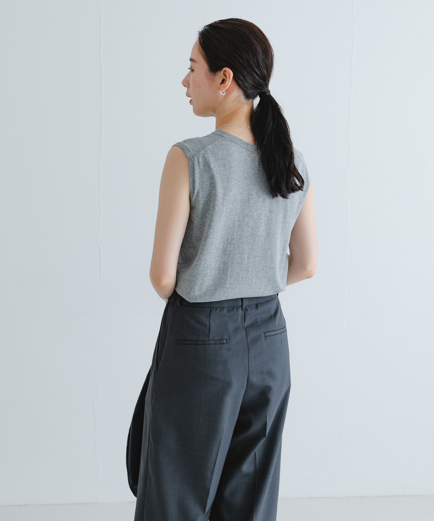 URBAN RESEARCH「UVカット加工ノースリーブニット」|タンクトップ|