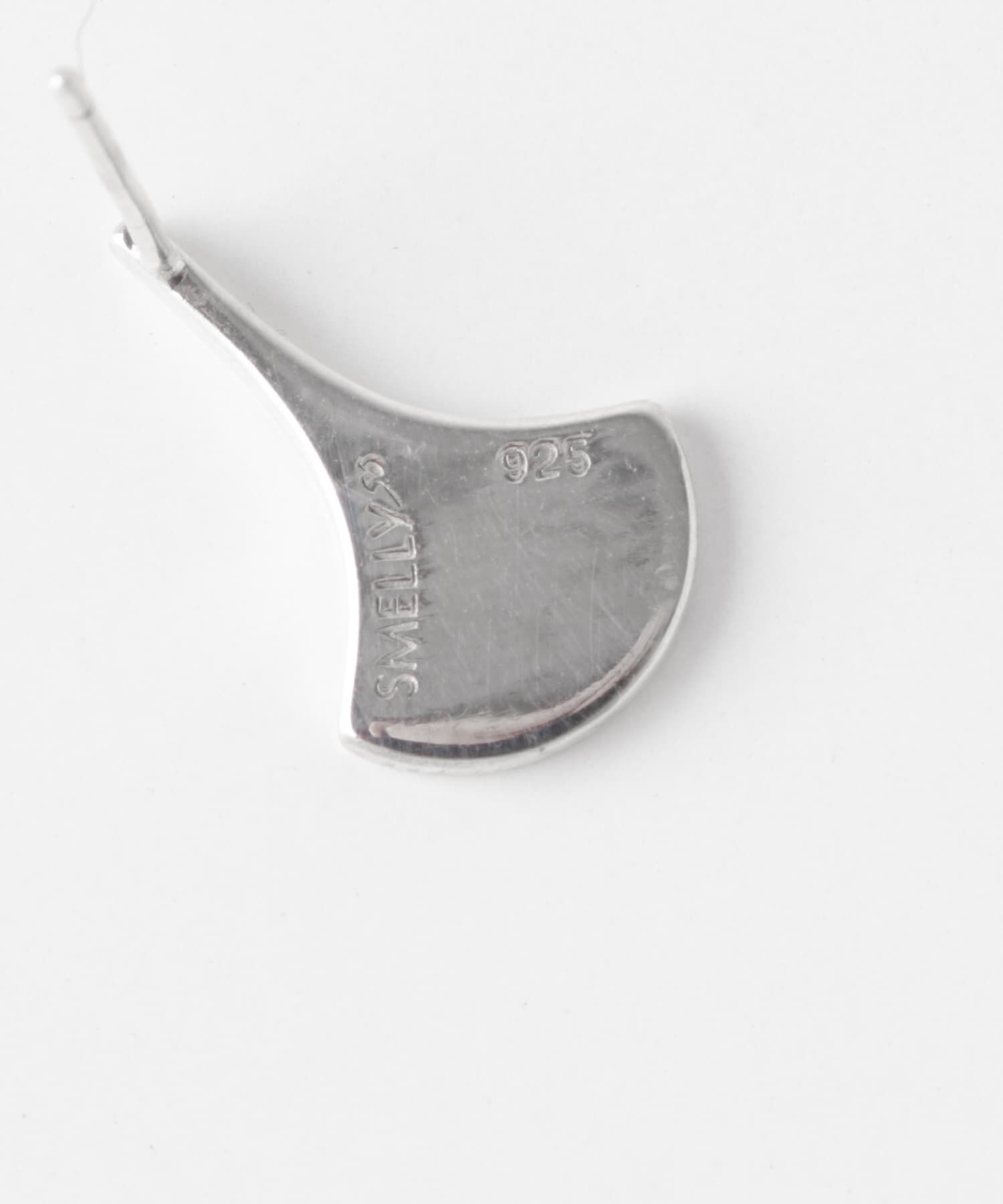 SMELLY「SMELLY so　fan shape pierce」|ピアス|