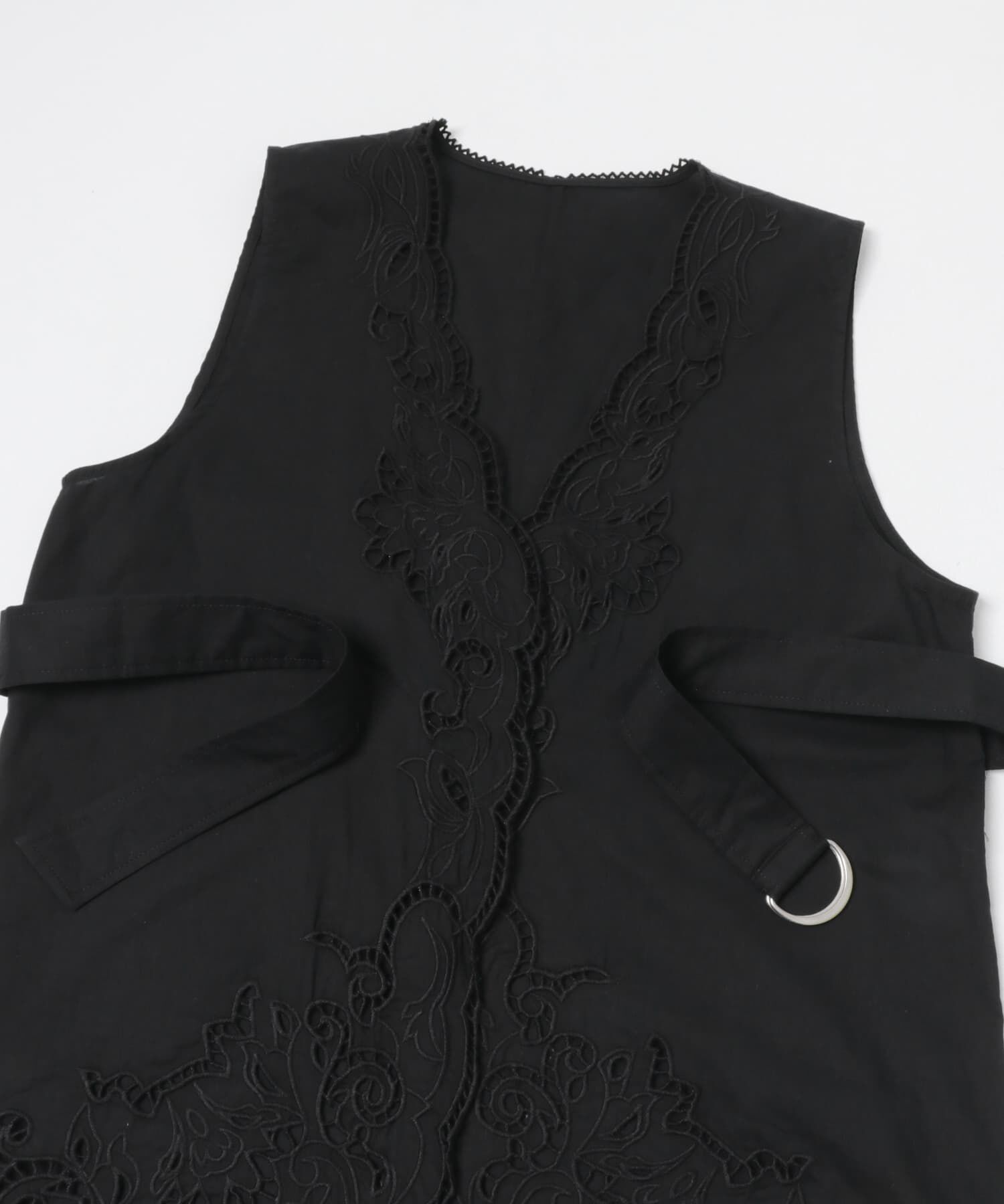 URBAN RESEARCH「カットワーク刺繍ジレ」|シャツ・ブラウス|