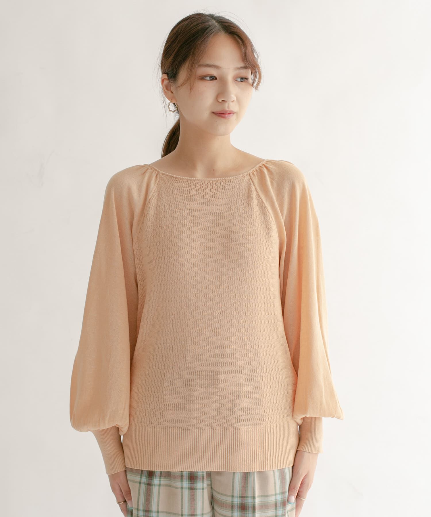  「BACKオープンボリュームスリーブニット」|ニット・セーター|