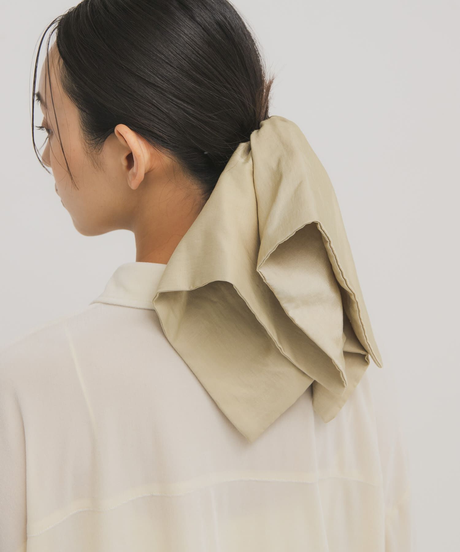  「サテンシュシュ(特大)」|ヘアゴム・シュシュ|ベージュ