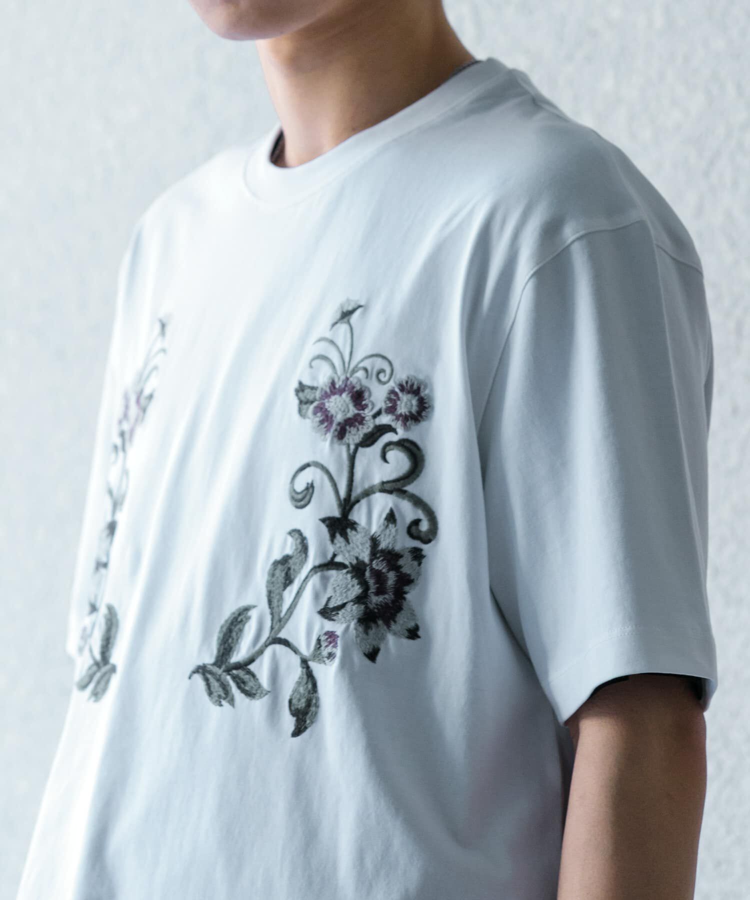 SENSE OF PLACE by URBAN RESEARCH「ボタニカルシシュウクルーネックTシャツ(5分袖)」|Tシャツ・カットソー|