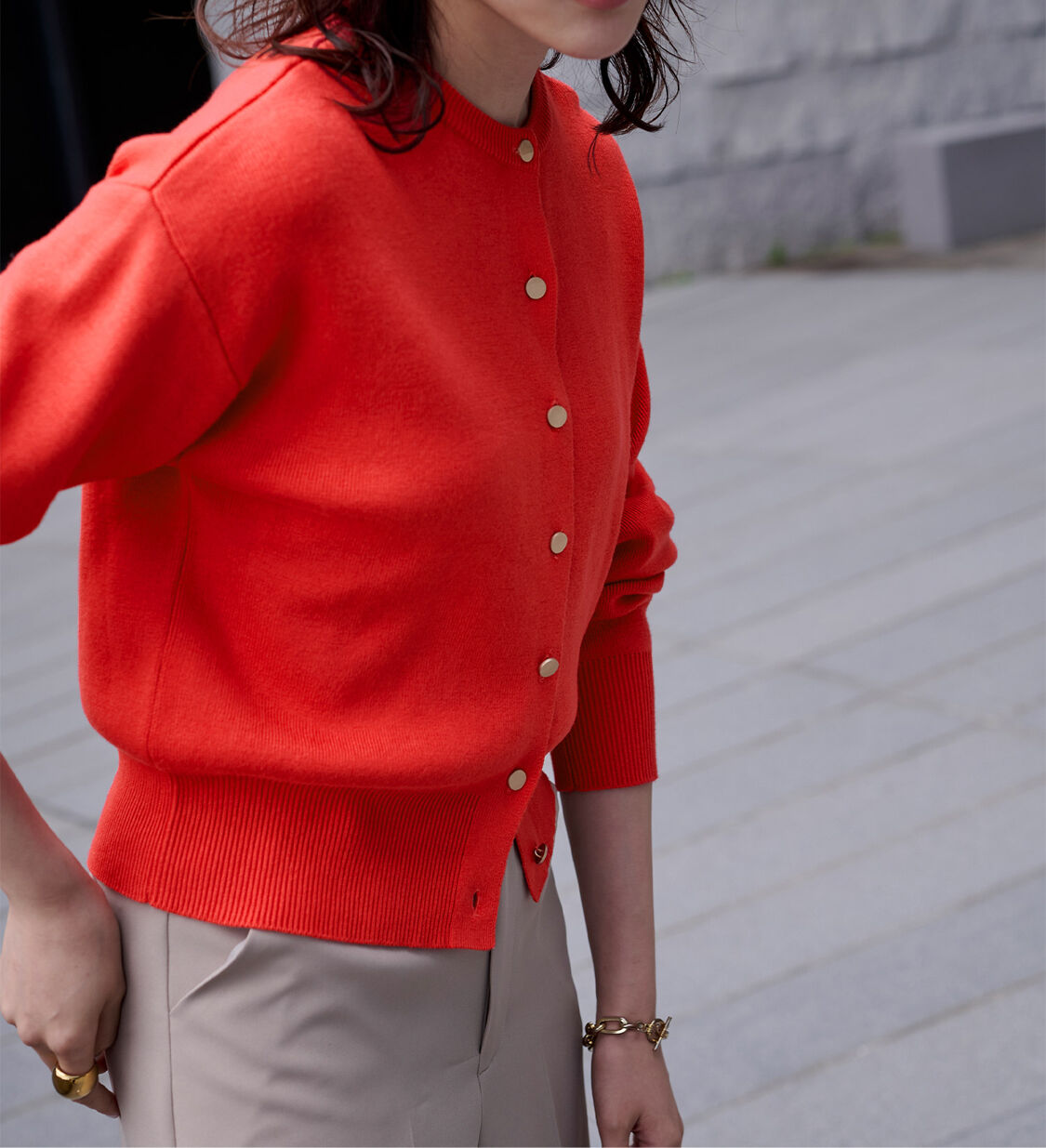 ur's「マット釦クルーネックニットカーディガン」|カーディガン|
