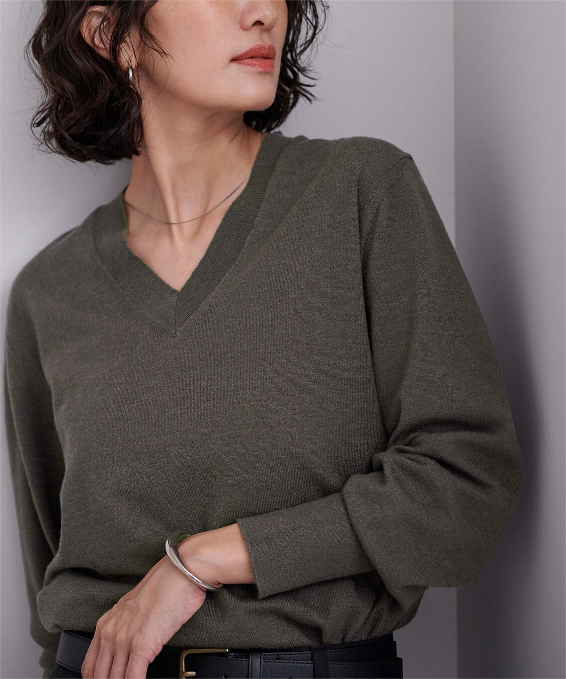 ur's「もちもちVネックニット」|ニット・セーター|