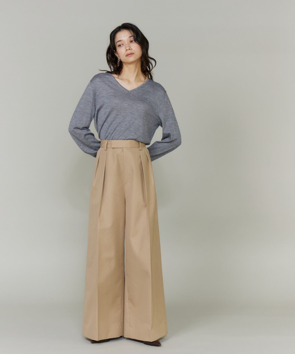 INED「《CONTESSA》シルクカシミヤVネックニット」|ニット・セーター|