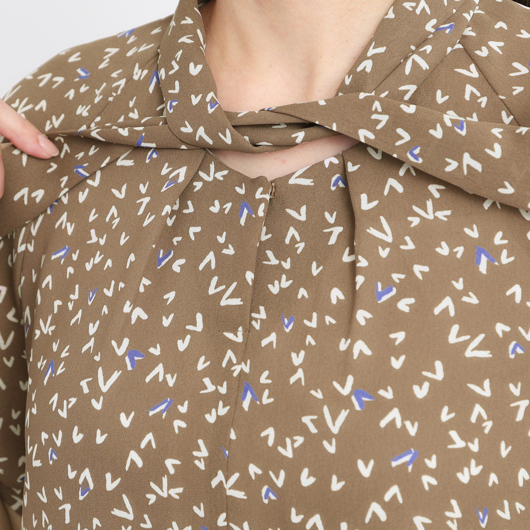 Reflect「【マシンウォッシュ可／セットアップ可】ボウタイプリントブラウス」|シャツ・ブラウス|