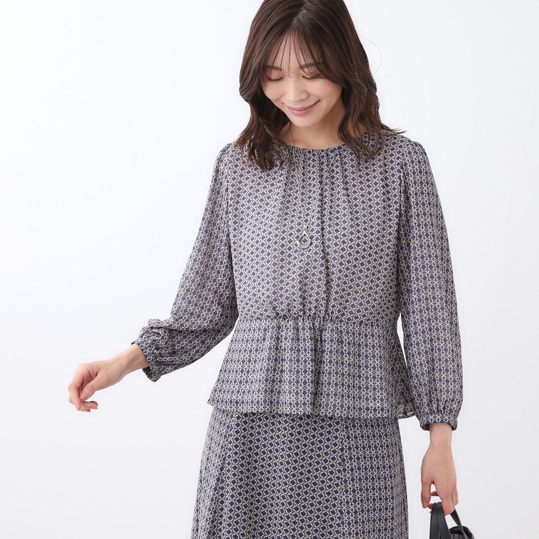 Reflect「【きちんと見え／セットアップ可／通勤におすすめ◎】ペプラムプリントブラウス」|シャツ・ブラウス|