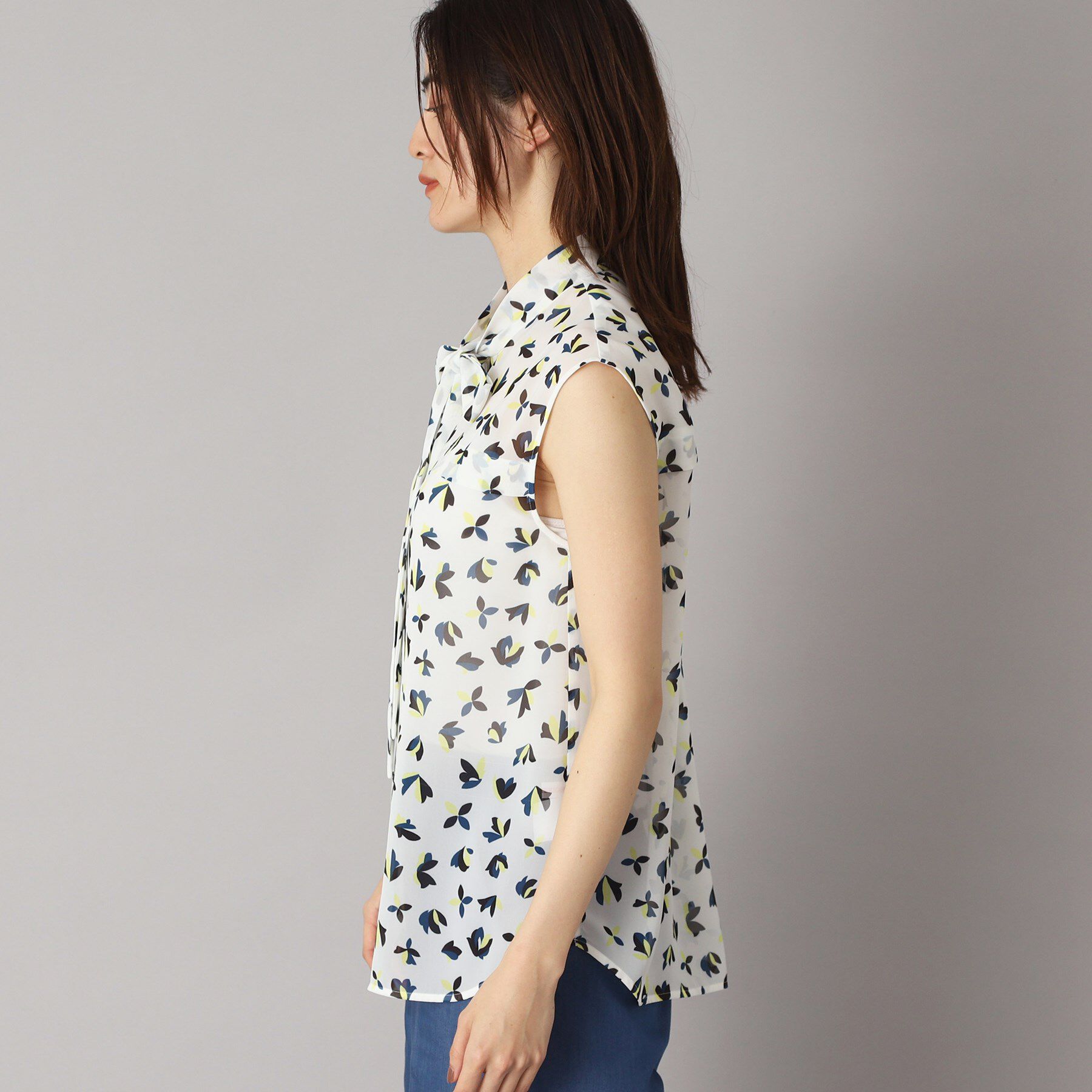 DRESSTERIOR「【洗える/きれいめ】シアーリーフプリントボウタイブラウス」|シャツ・ブラウス|