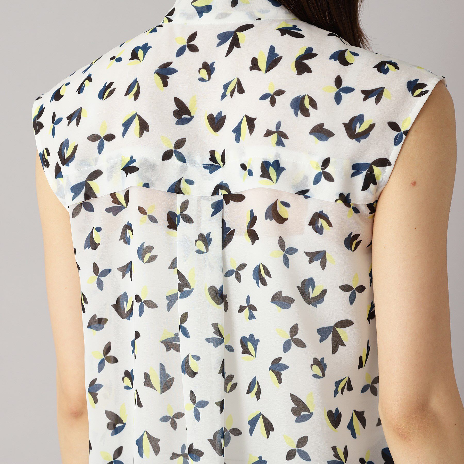 DRESSTERIOR「【洗える/きれいめ】シアーリーフプリントボウタイブラウス」|シャツ・ブラウス|