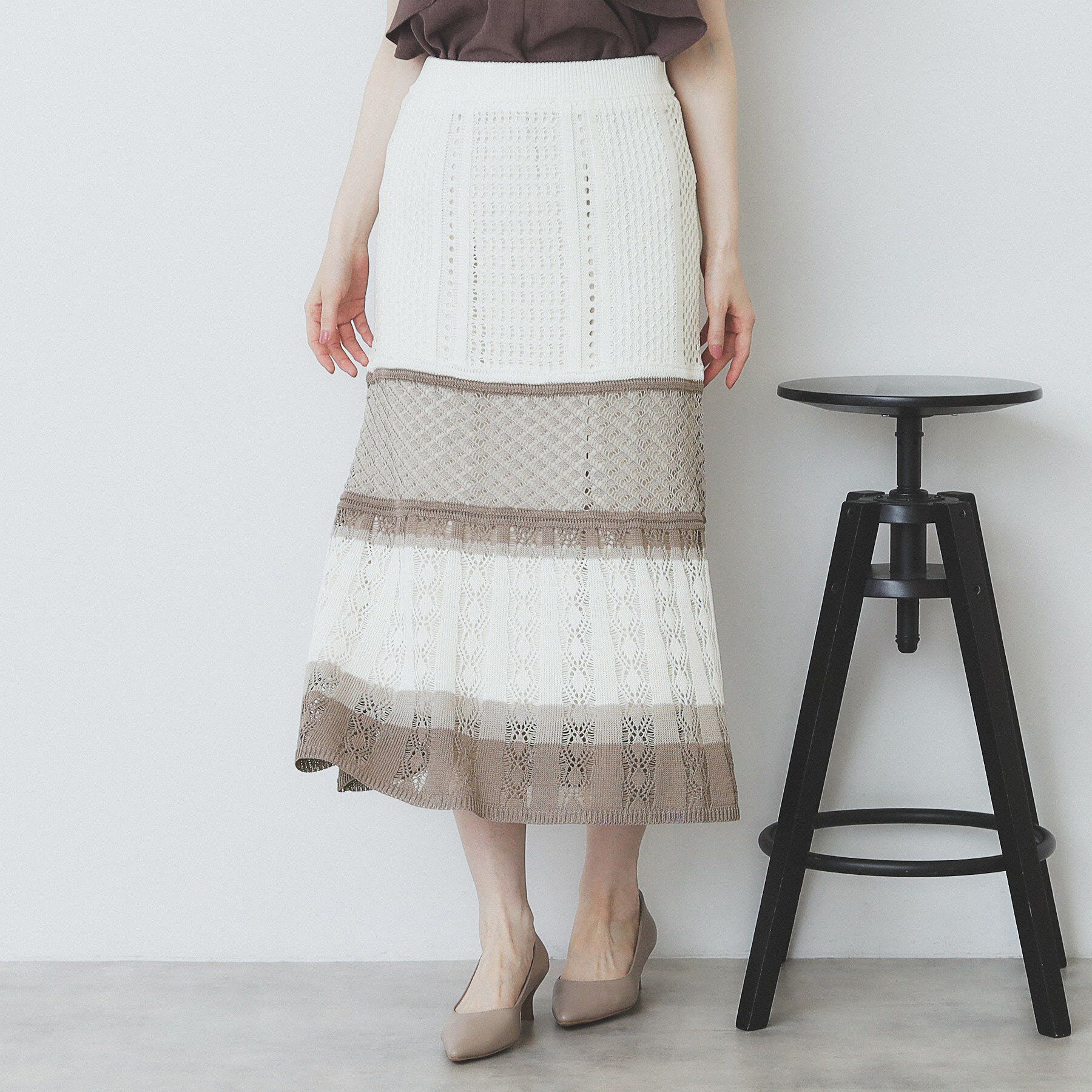 index「透かし編みフレアニットスカート/セットアップ対応【洗濯機洗い可】」|スカート|オフホワイト(303