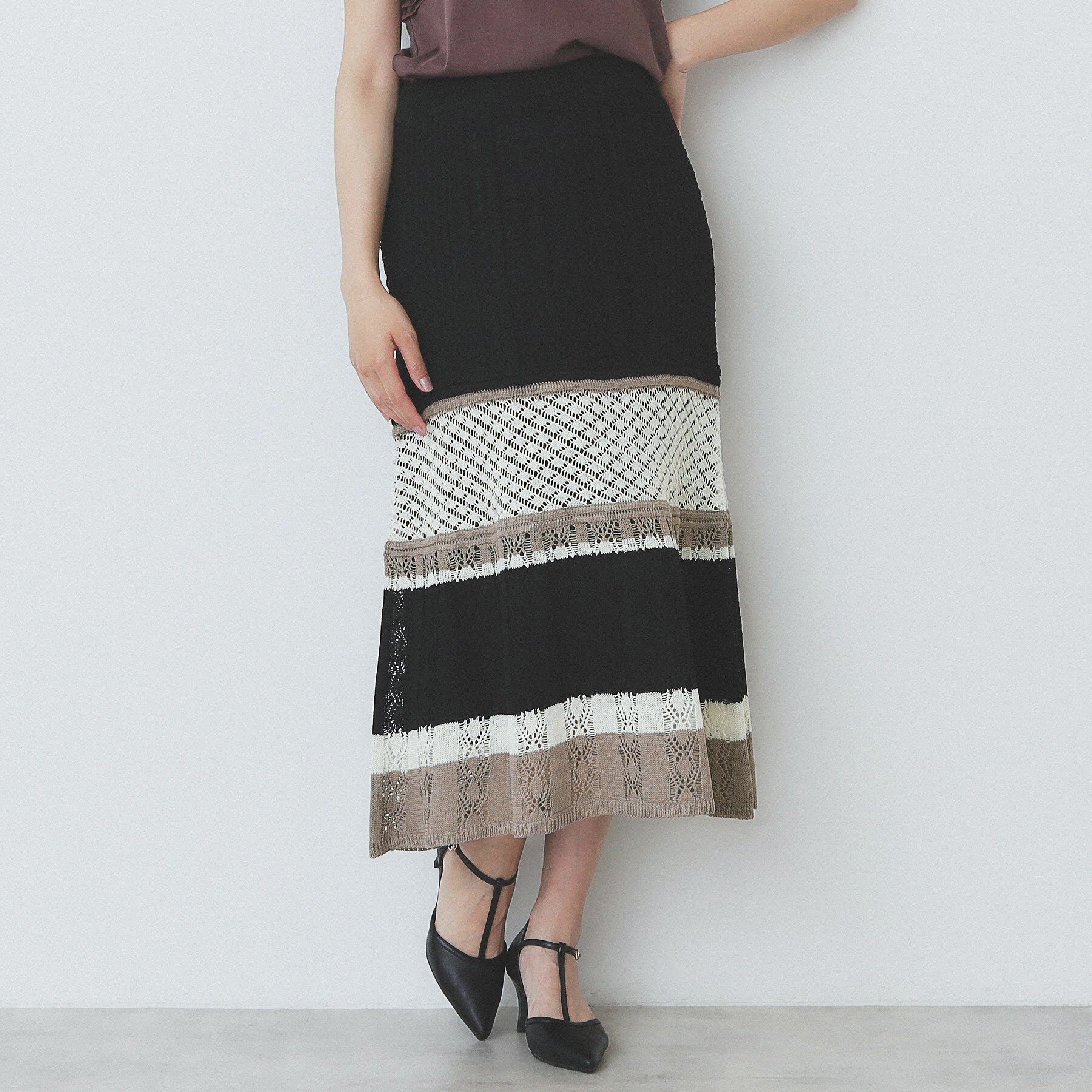 index「透かし編みフレアニットスカート/セットアップ対応【洗濯機洗い可】」|スカート|ブラック(319)