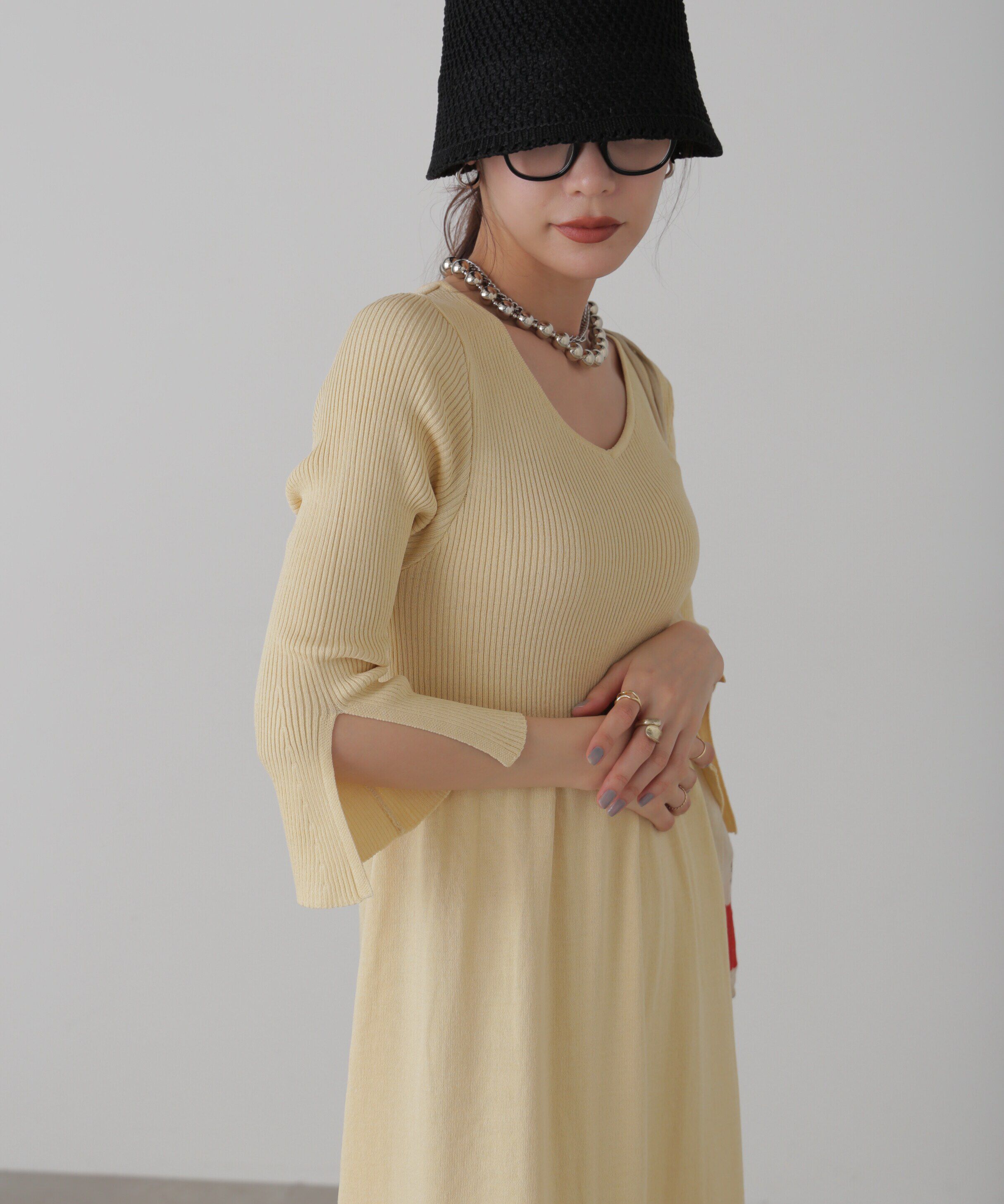  「フレアスリーブVネックリブニットワンピース」|ワンピース|