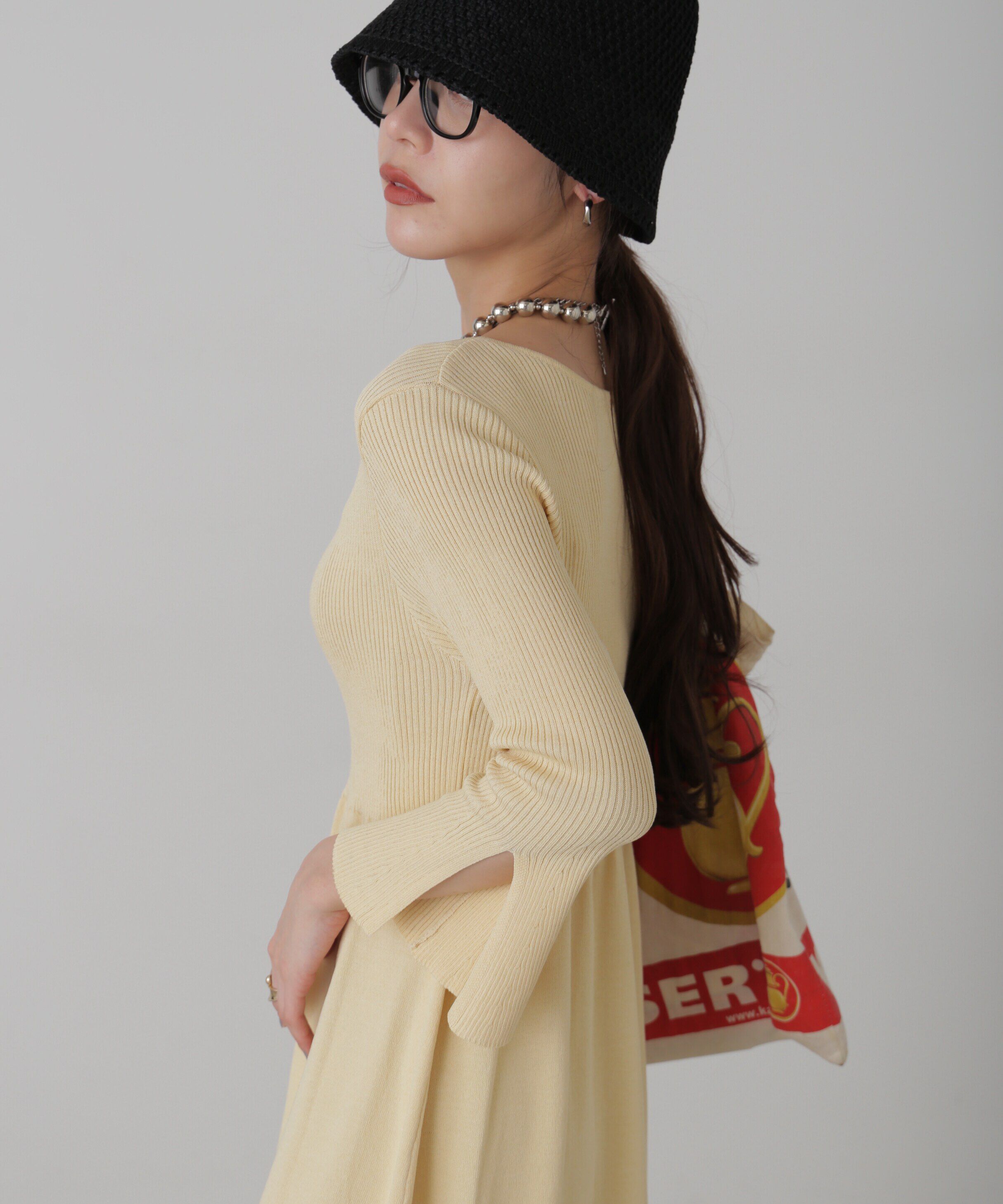  「フレアスリーブVネックリブニットワンピース」|ワンピース|