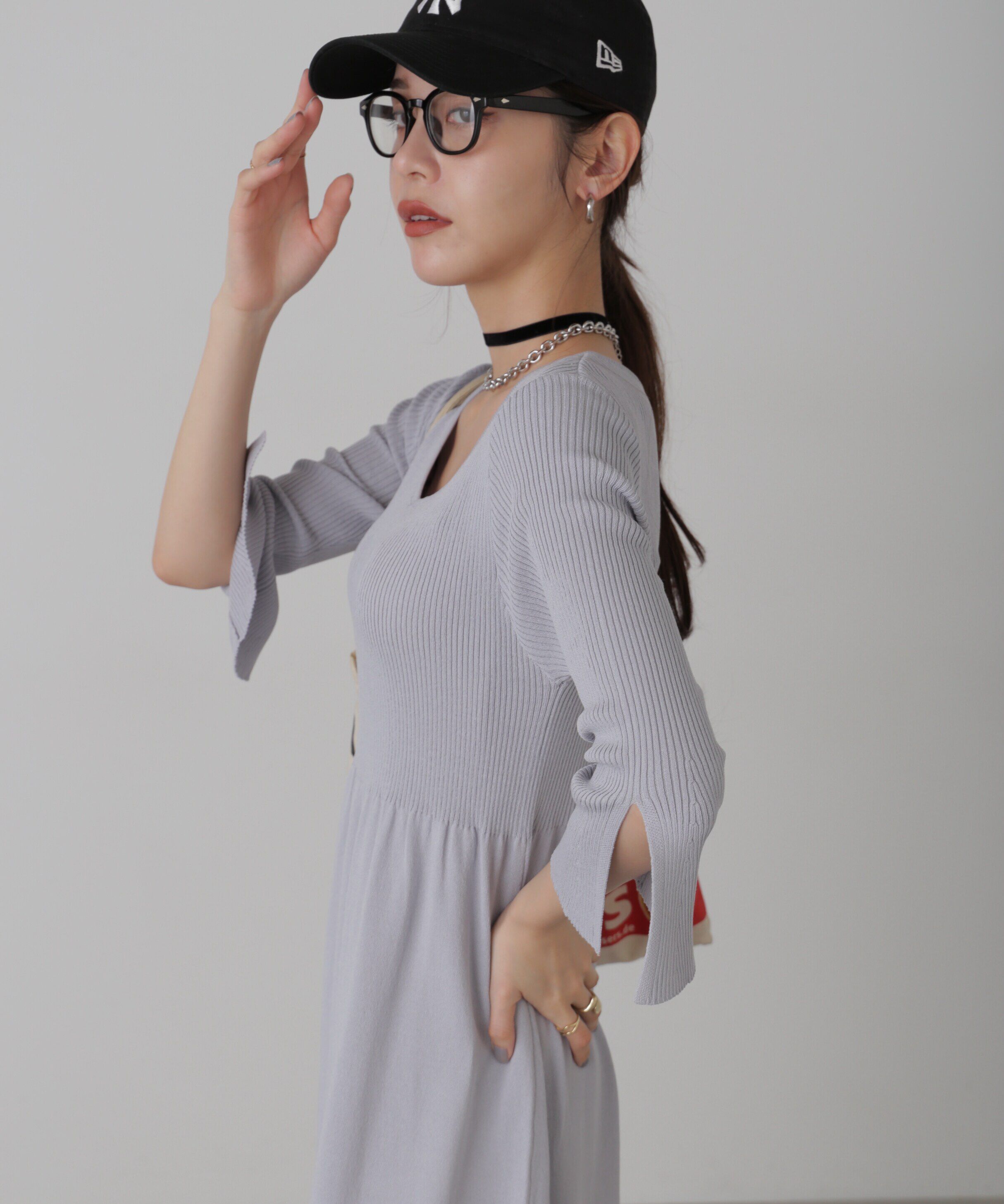  「フレアスリーブVネックリブニットワンピース」|ワンピース|