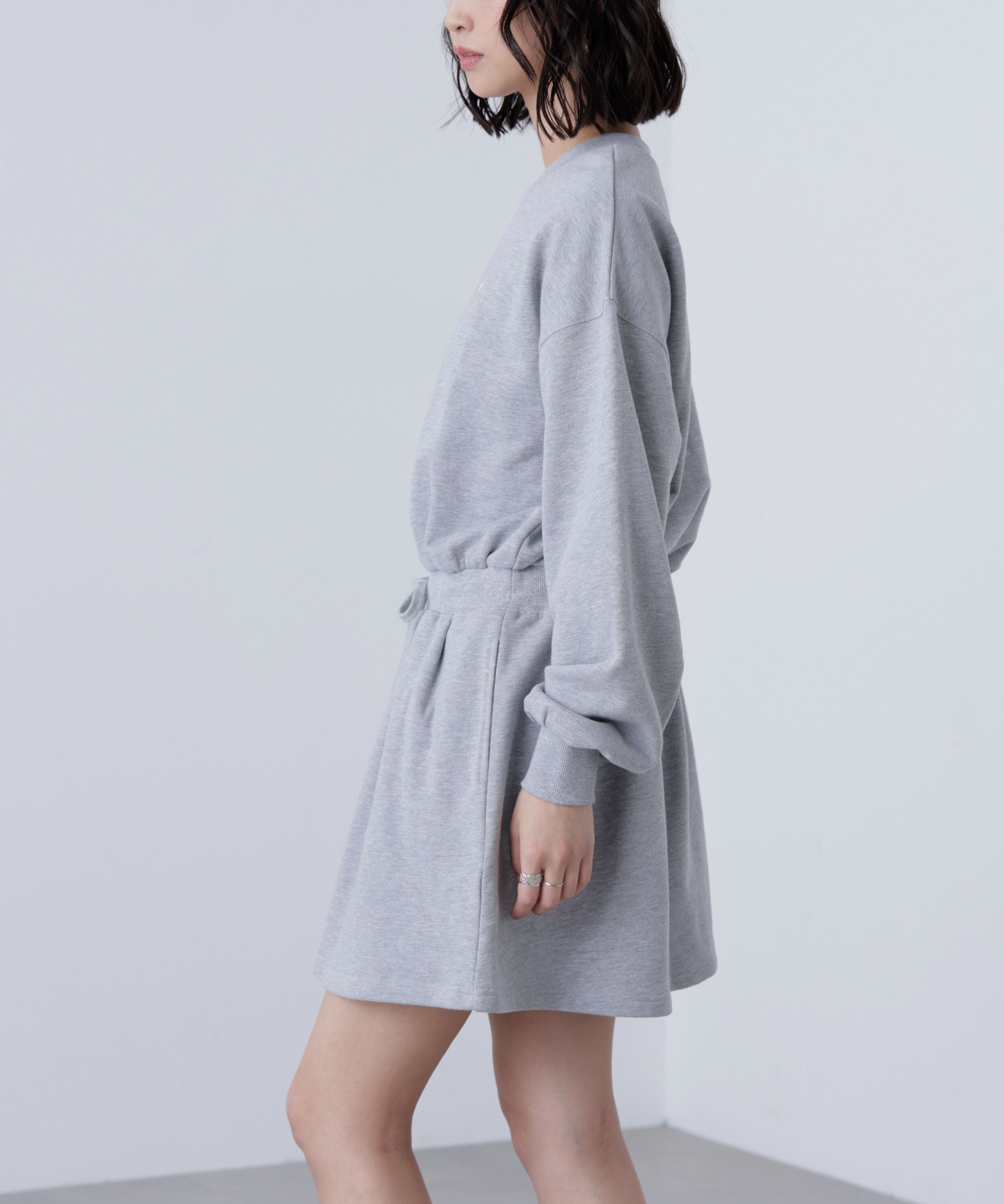  「ロゴ刺繍スウェットミニワンピース」|ワンピース|