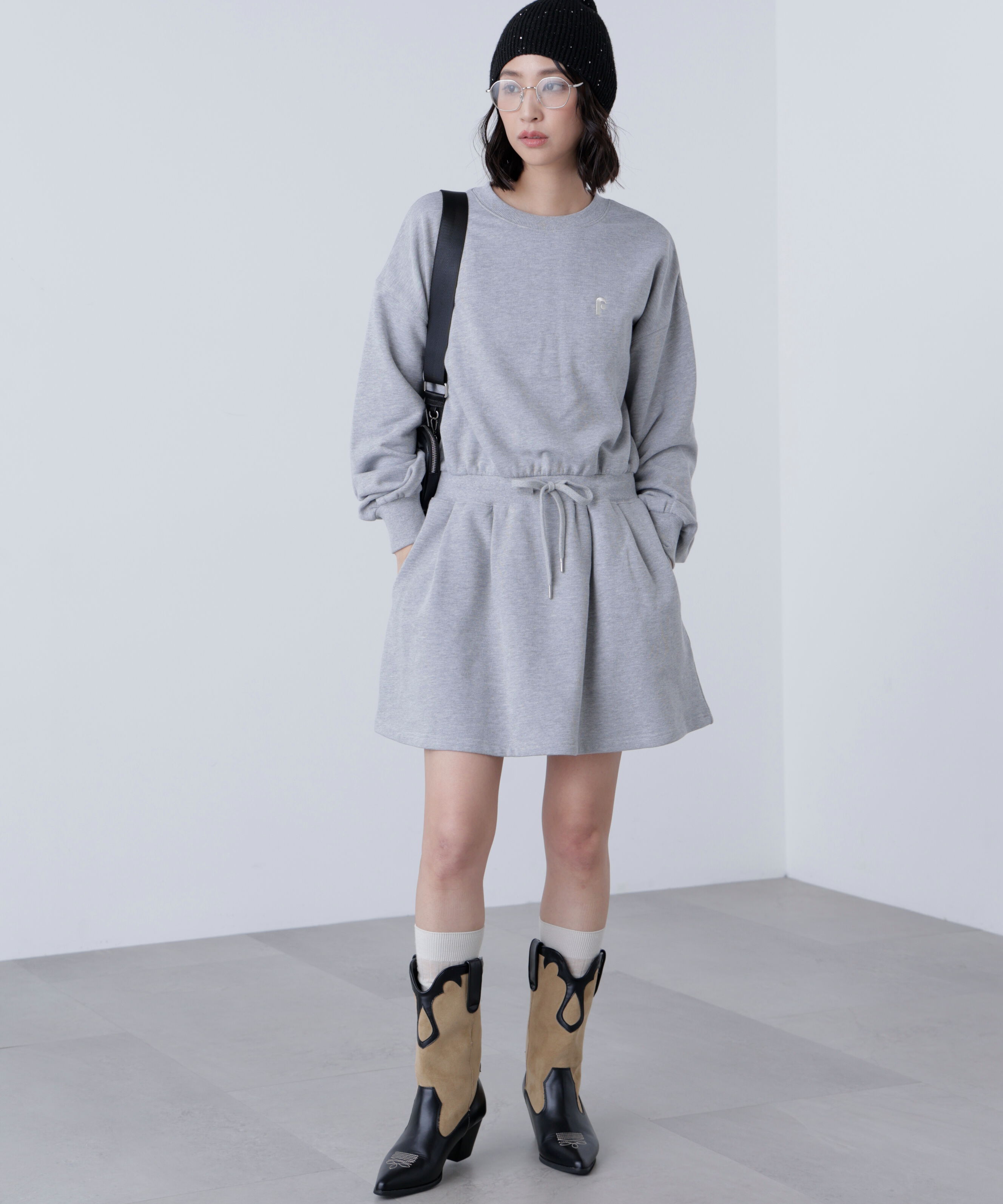  「ロゴ刺繍スウェットミニワンピース」|ワンピース|