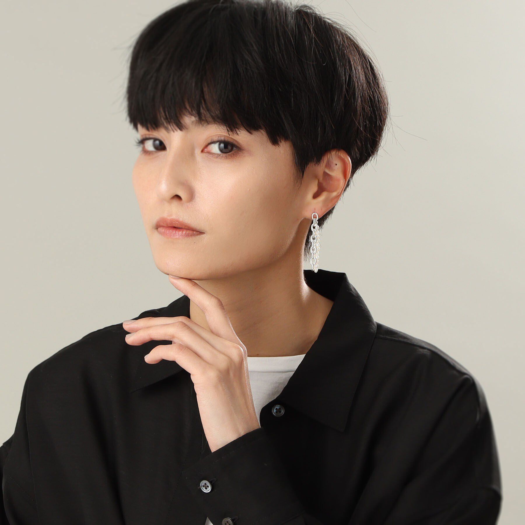 COCOSHNIK ONKITSCH「シルバー バロックパール チェーンコンビネーション スタッドピアス」|ピアス|