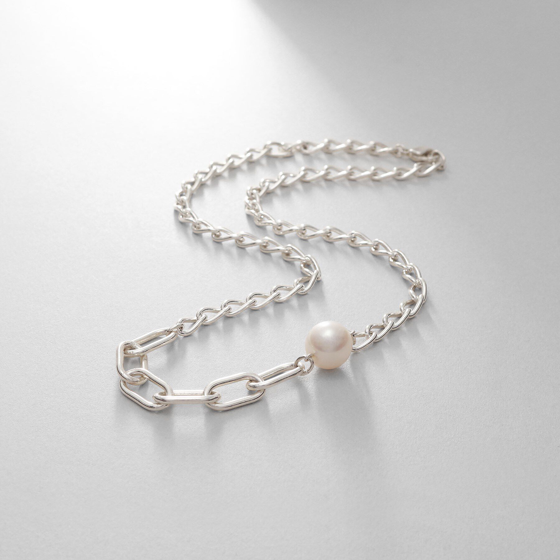 COCOSHNIK ONKITSCH「シルバー ミックスチェーン ロングカーブ・ケーブル パールネックレス」|ネックレス|シルバー(606)