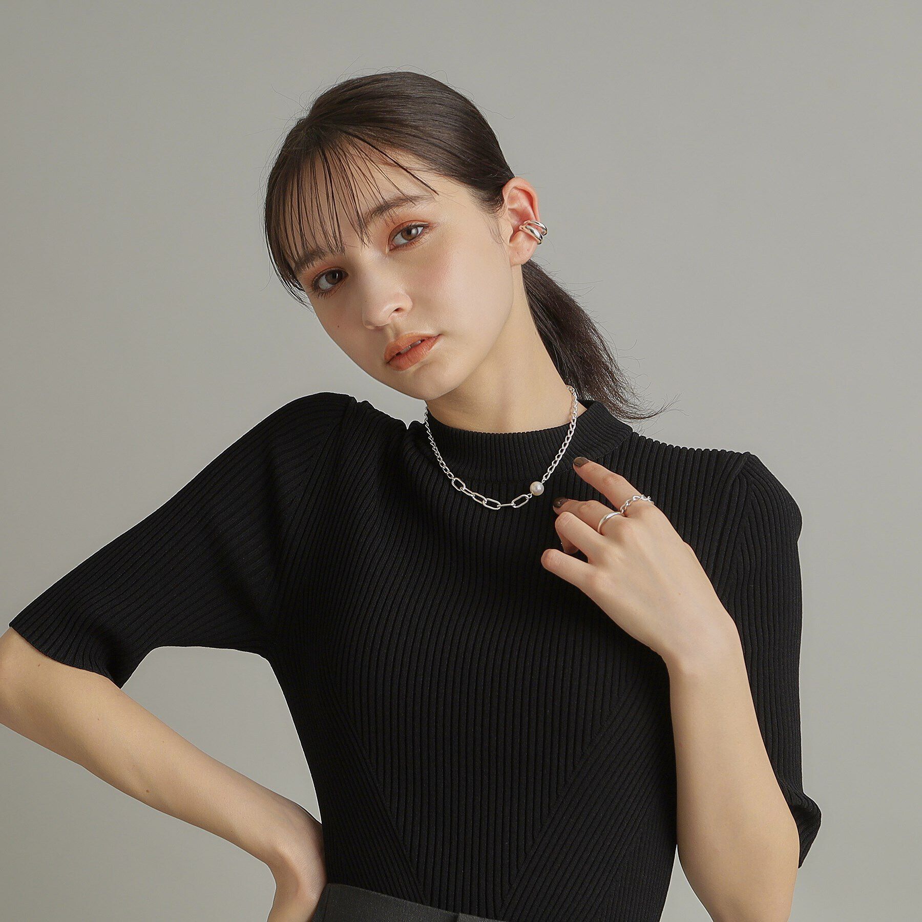 COCOSHNIK ONKITSCH「シルバー ミックスチェーン ロングカーブ・ケーブル パールネックレス」|ネックレス|