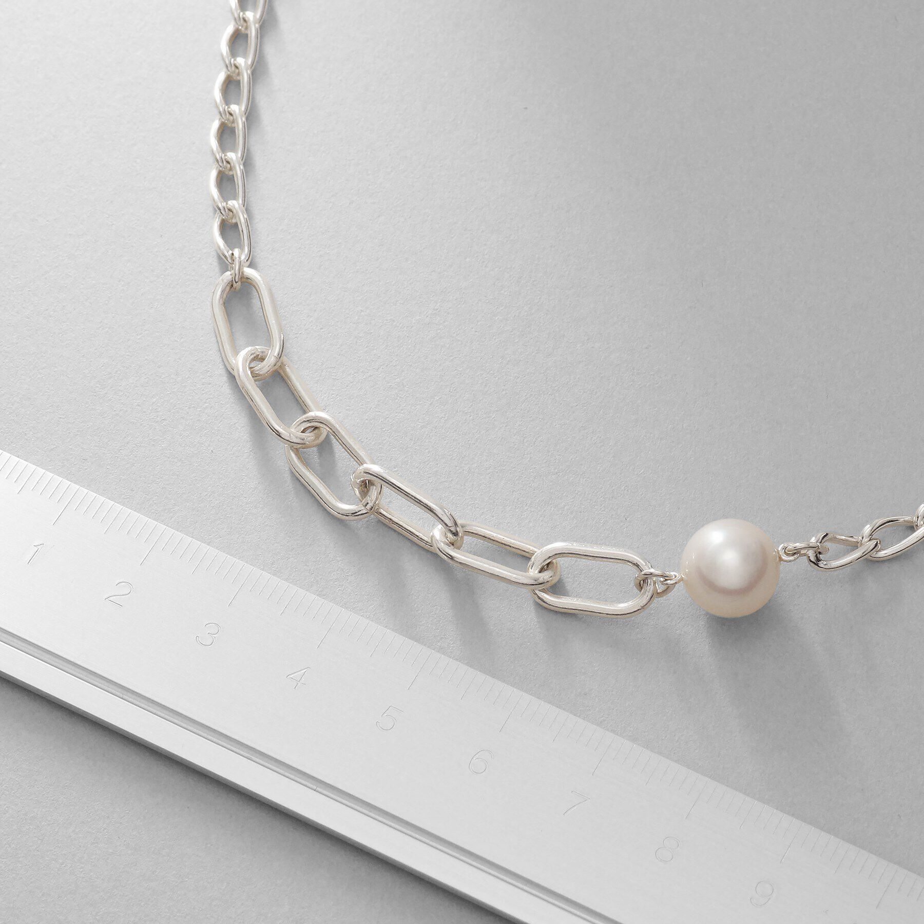 COCOSHNIK ONKITSCH「シルバー ミックスチェーン ロングカーブ・ケーブル パールネックレス」|ネックレス|