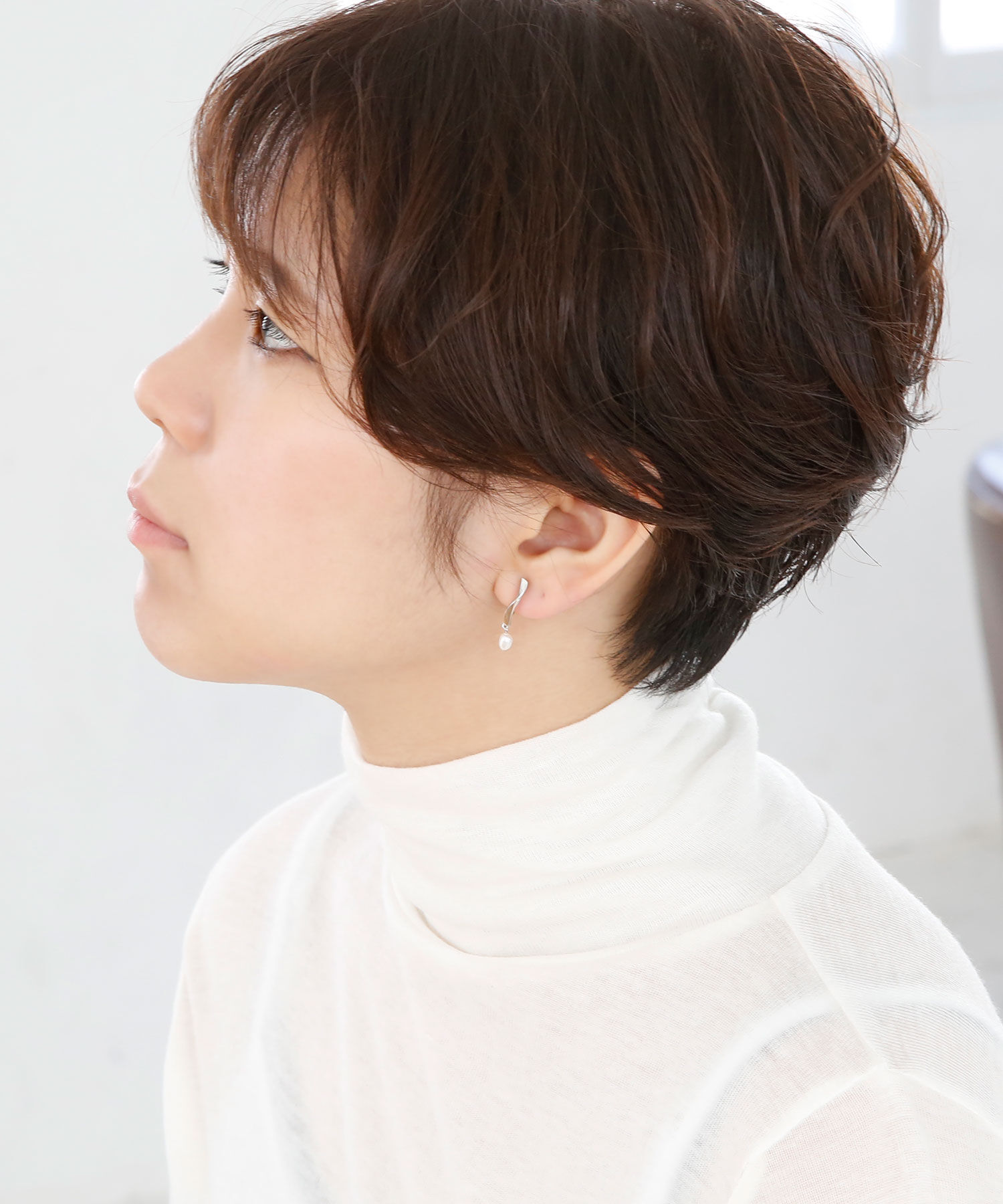 colleca la「ループフィット・ウェーブバーと淡水パールのイヤリング」|イヤリング|