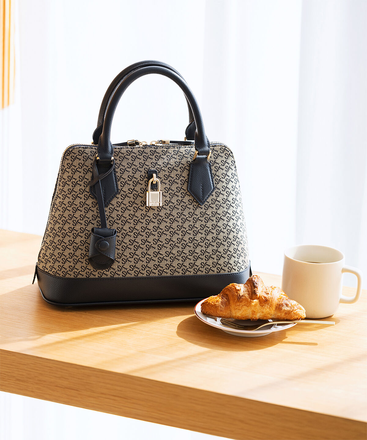 Samantha Thavasa「ST Jacquard サマンサレディアゼル」|ハンドバッグ|