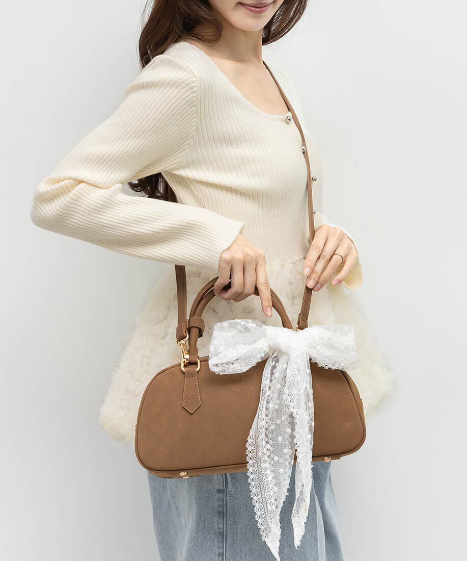  「2WAY スカーフ付きエンボスロゴボストンバッグ」|ハンドバッグ|