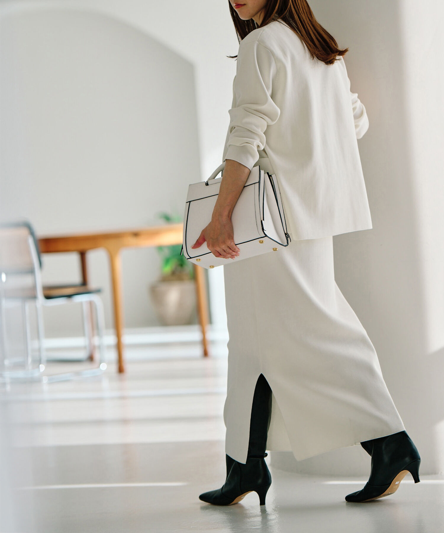 E'POR「【E'POR】W BAG Medium（ダブリュー バッグ ミディアム）」|ハンドバッグ|