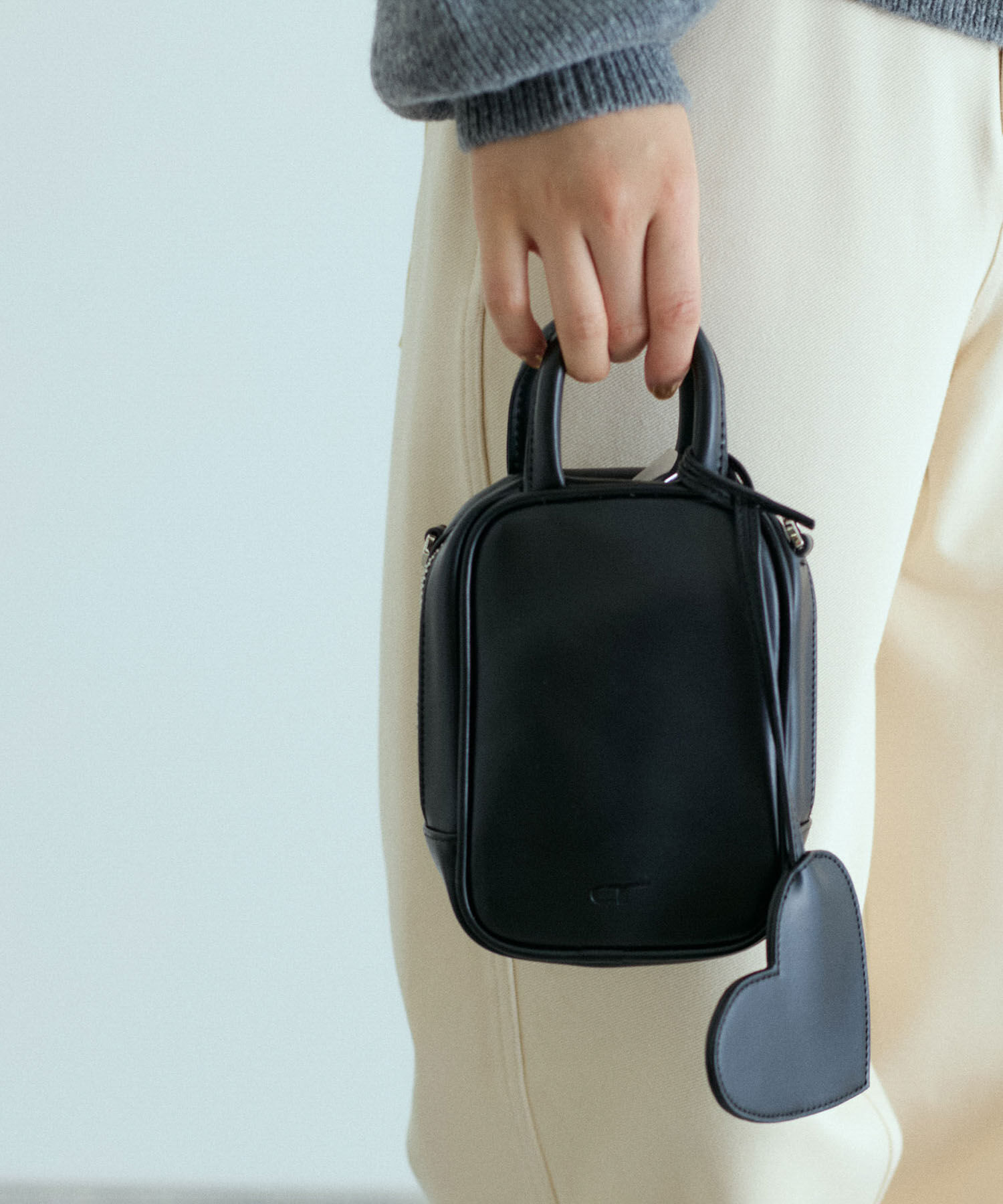 ADAM ET ROPE'「【サステナブル】スマホマルチミニショルダーバッグ」|ショルダー・メッセンジャー|ブラック(01)