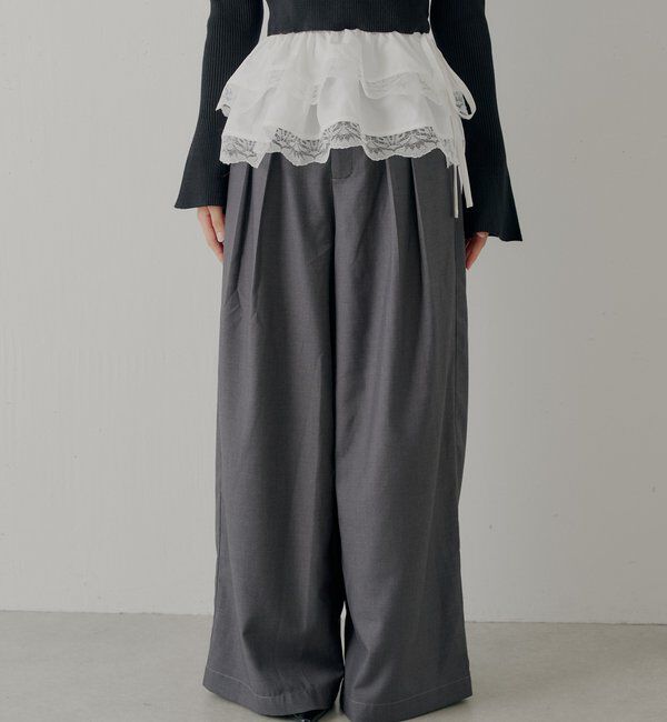  「【SALON by Chico】取り外しフリルルーズスラックスパンツ」|チノ|